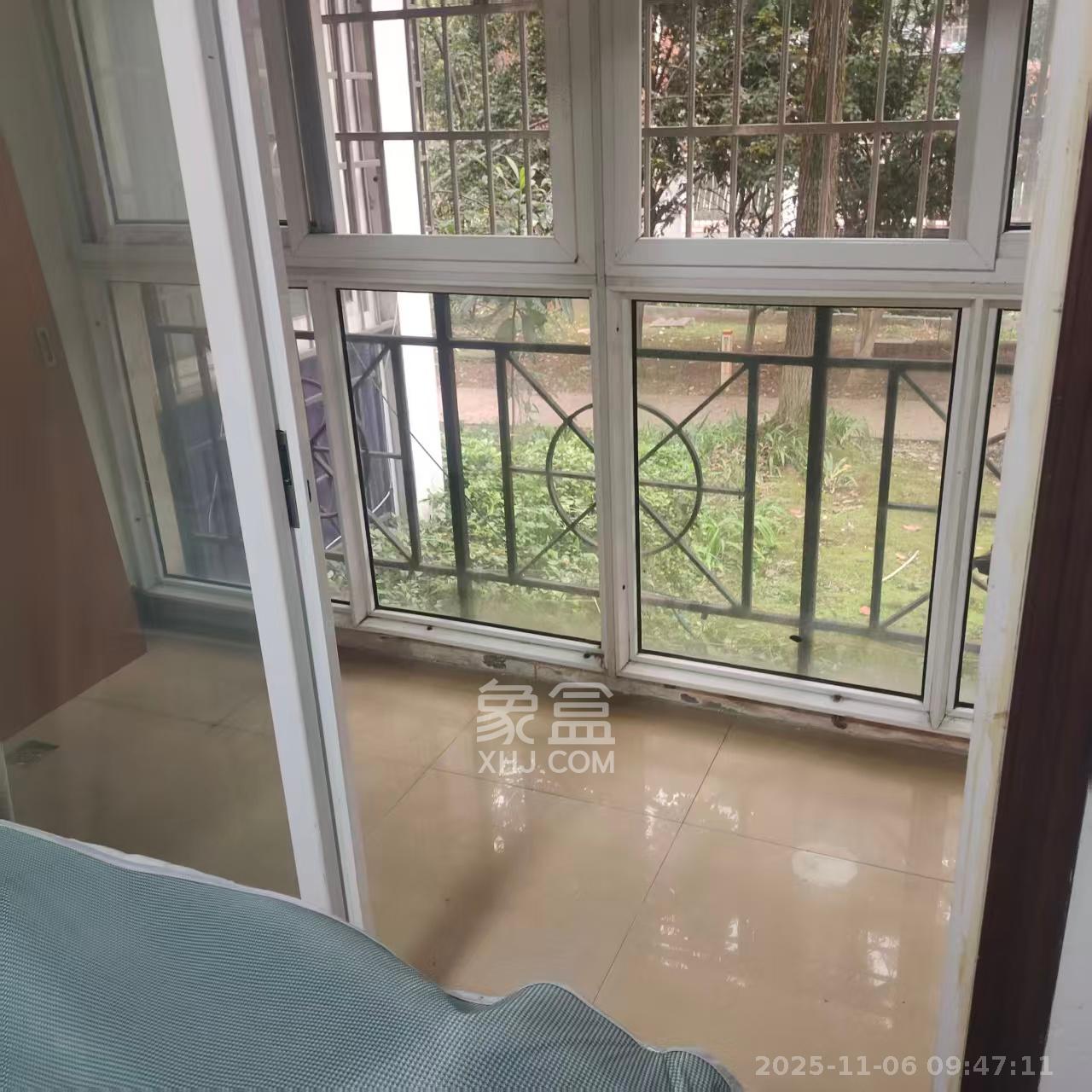 山水人家一二期  3室2厅2卫    1700.0元/月室内图