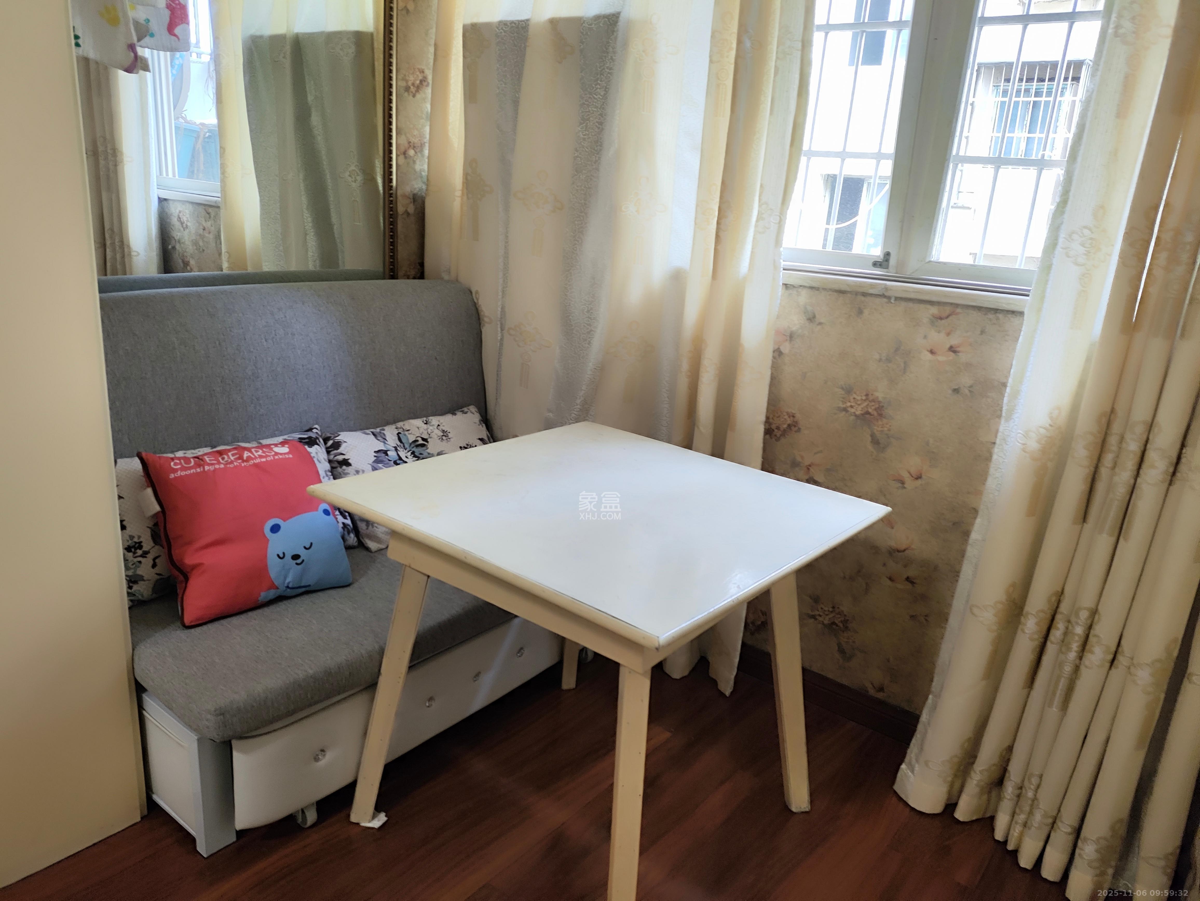 富康小区(富康花园) 1室1厅1卫 1500.0元/月 富康小区(富康花园) 1室1厅1卫 1500.0元/月室内图