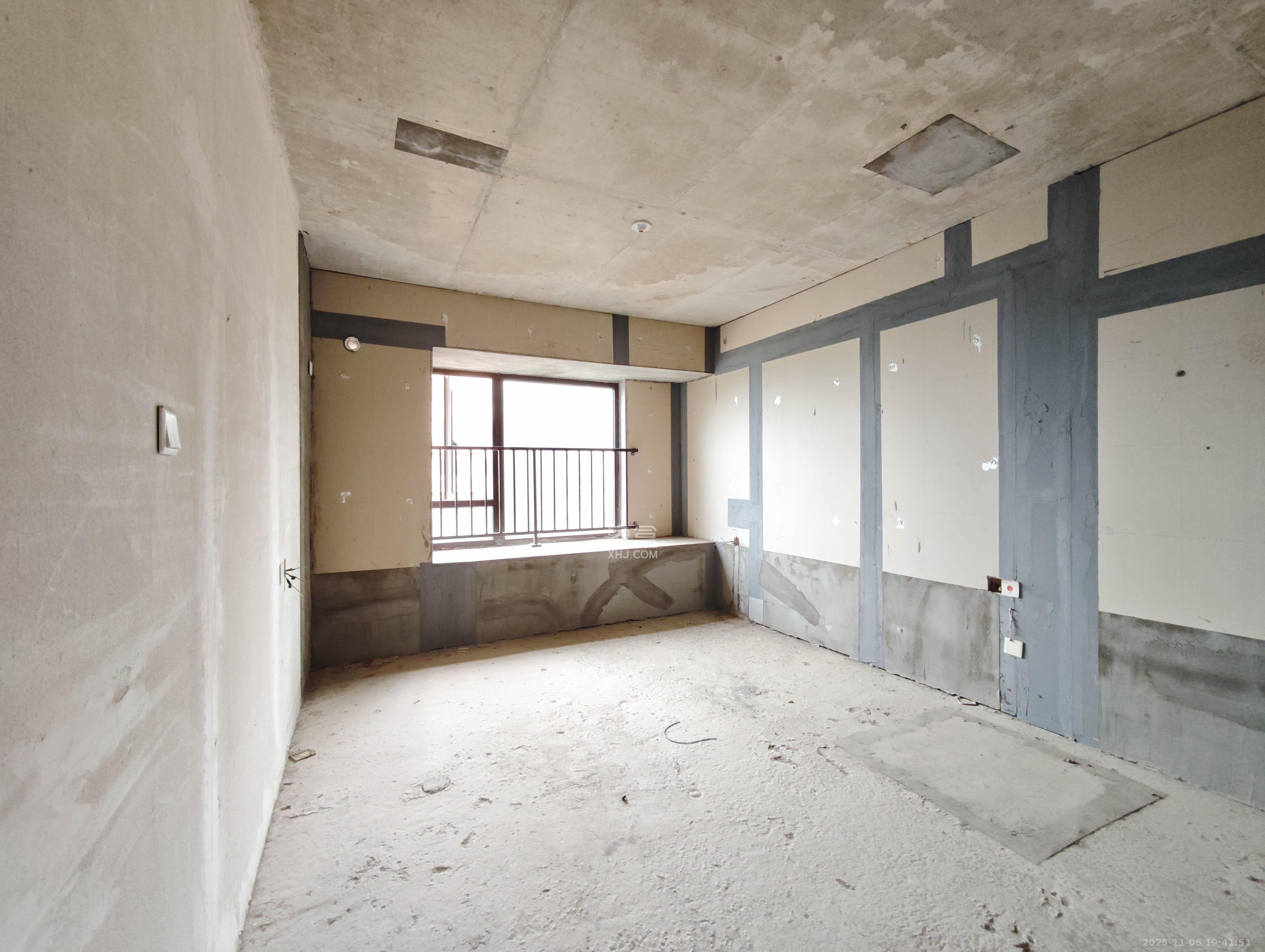 保利东郡 3室2厅2卫 78.0万 保利东郡 3室2厅2卫 78.0万卧室