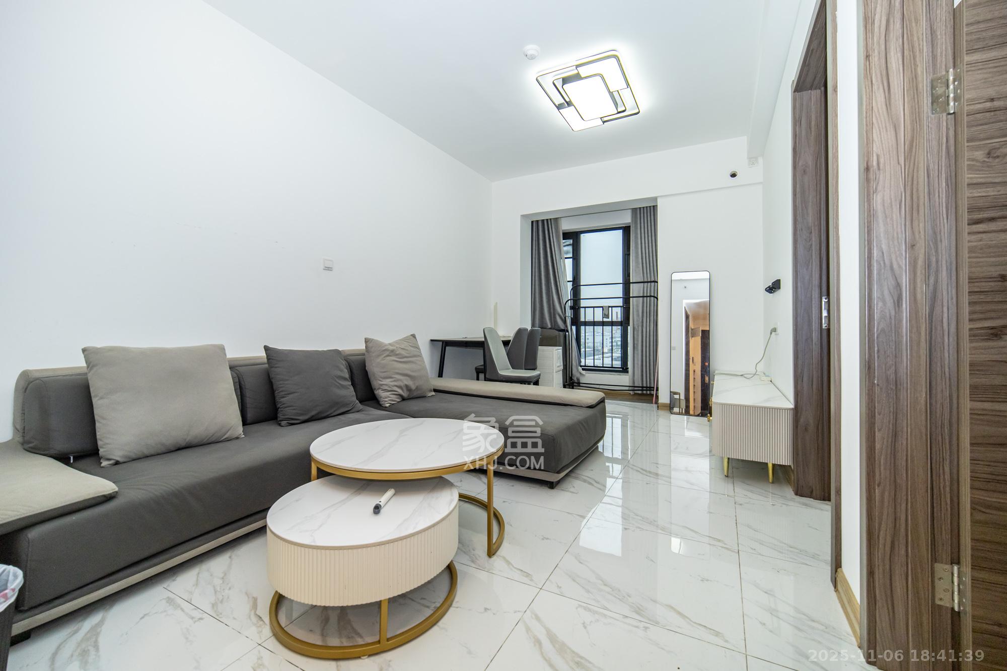 新长海漓湘悦 2室2厅1卫 42.0万 新长海漓湘悦 2室2厅1卫 42.0万客厅