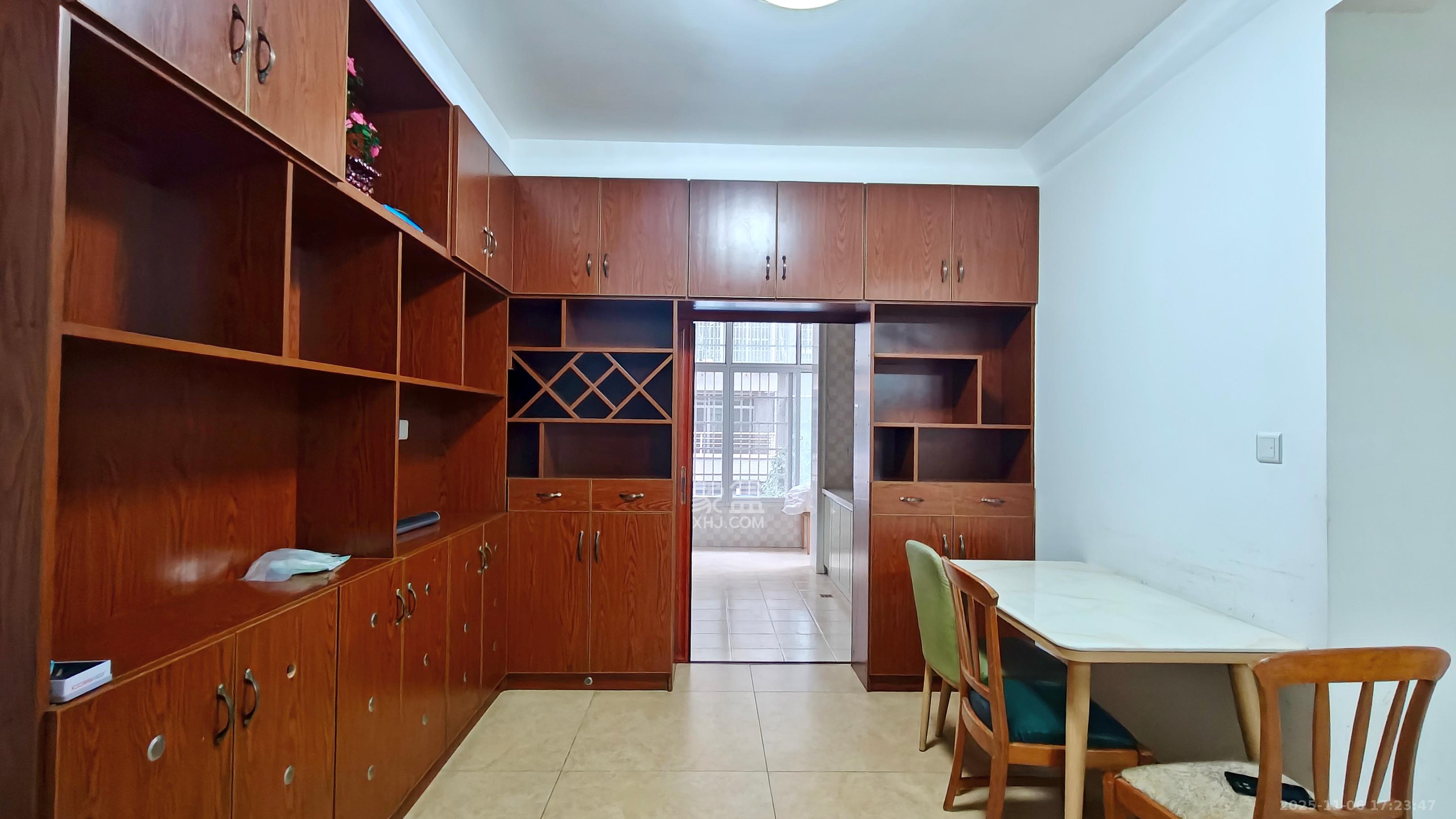 锑都家园  3室2厅2卫    1700.0元/月室内图