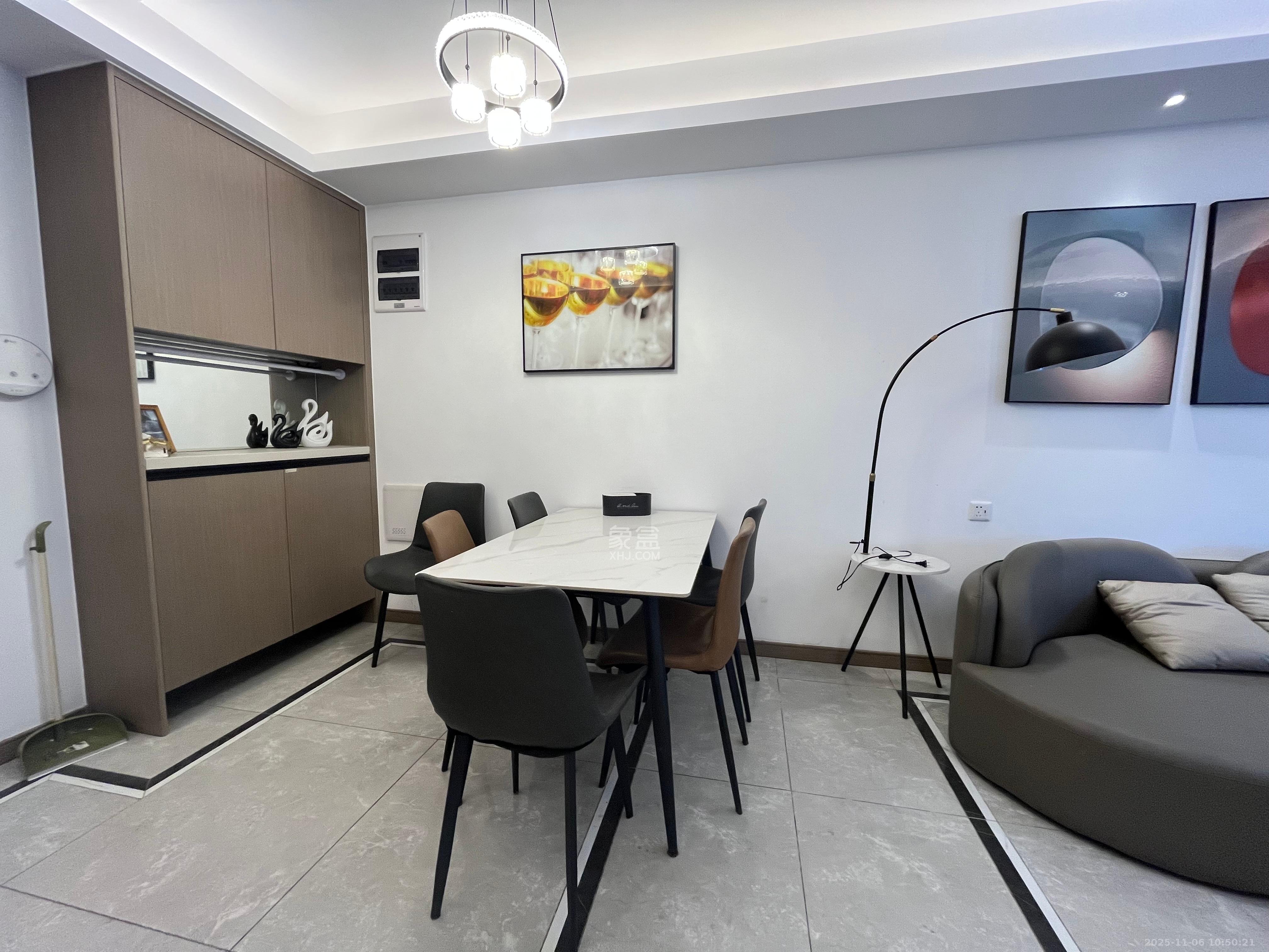 龙湖铂金中心（龙湖春江郦城）  3室2厅2卫    4000.0元/月室内图1