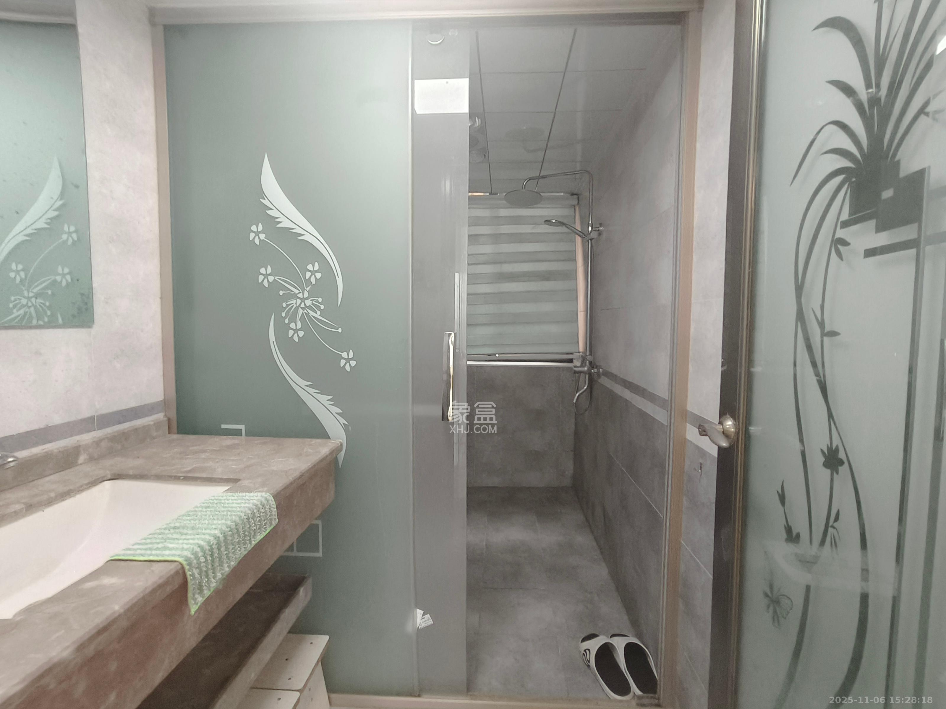 潇湘奥林匹克花园 3室2厅1卫 2400.0元/月 潇湘奥林匹克花园 3室2厅1卫 2400.0元/月室内图