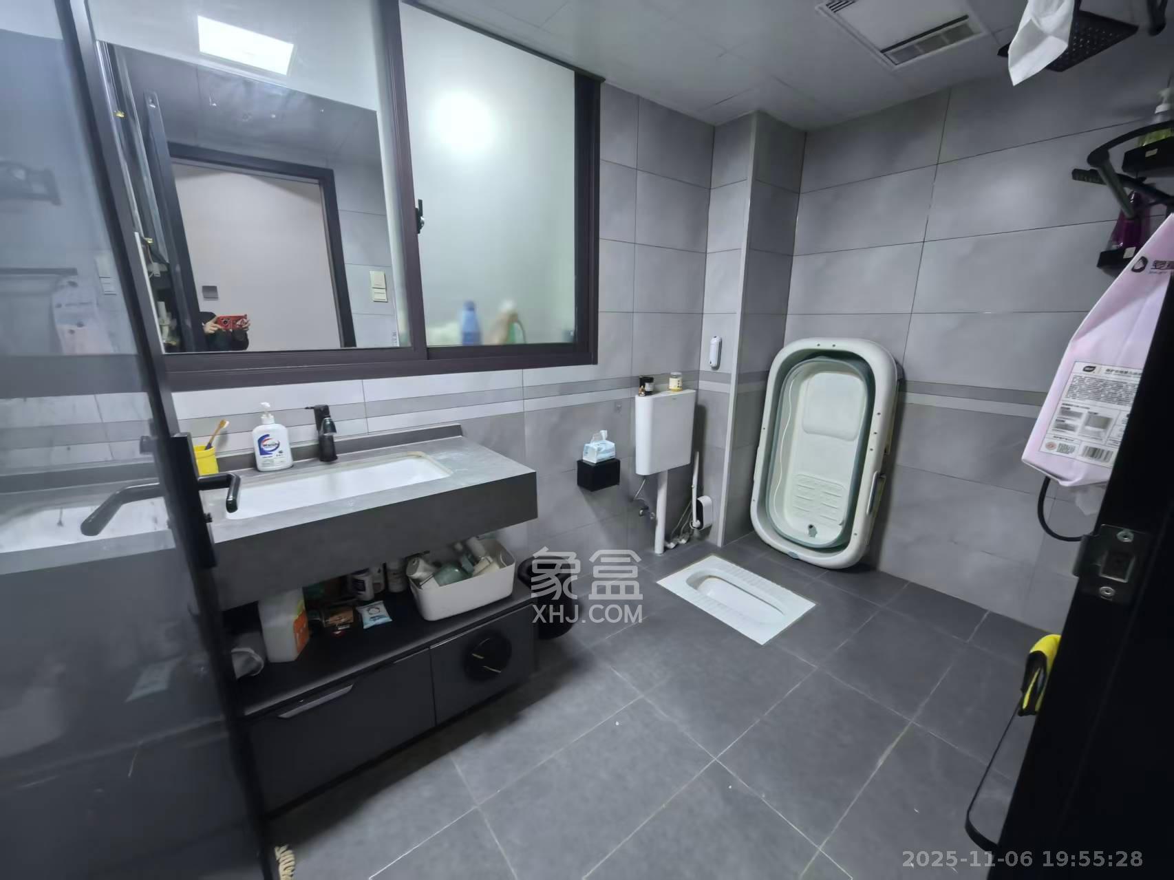 世茂铂翠湾四期（世茂悦享）  3室2厅1卫    3300.0元/月室内图