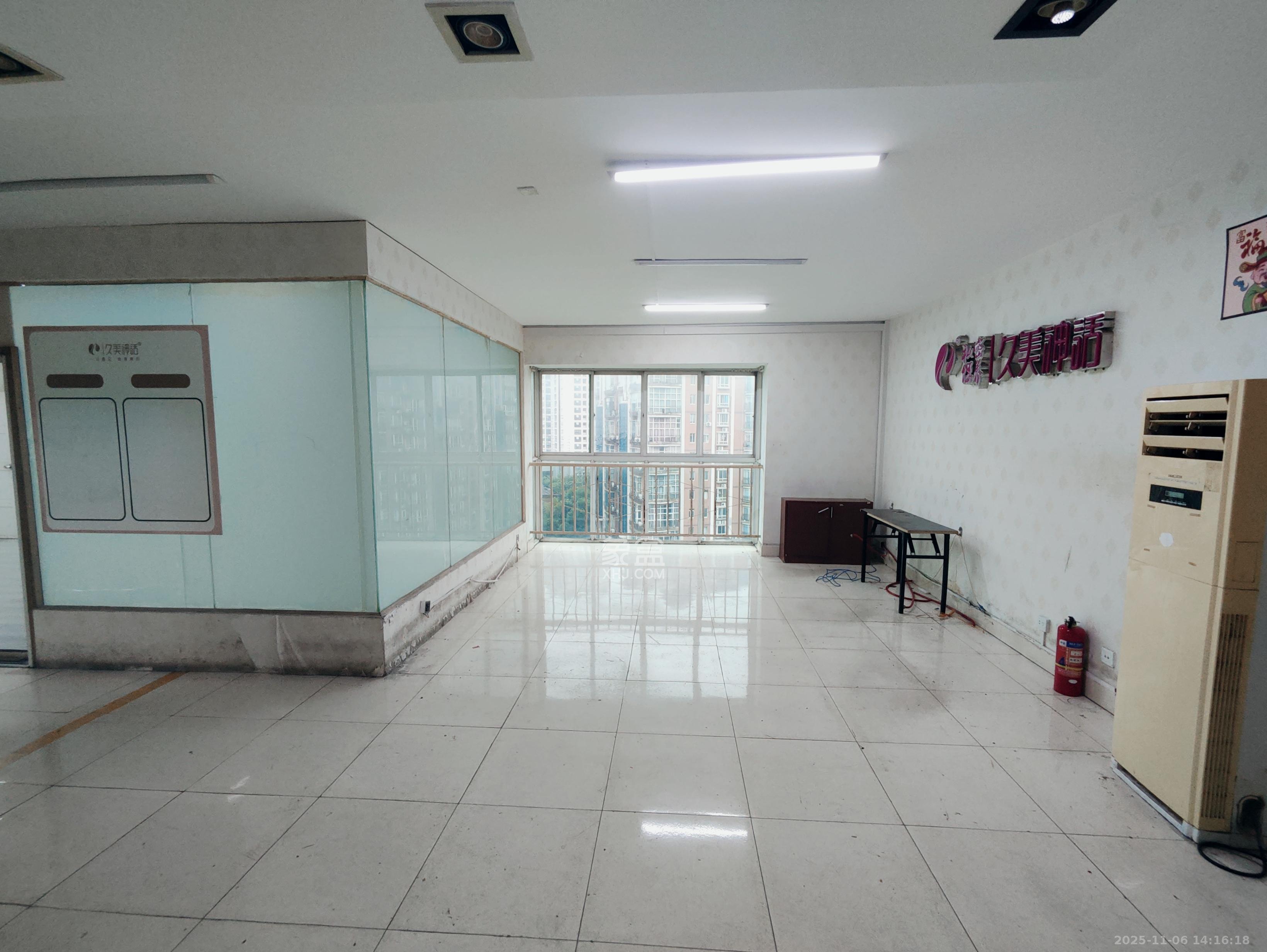 兴威名座  3室2厅2卫    3500.0元/月室内图