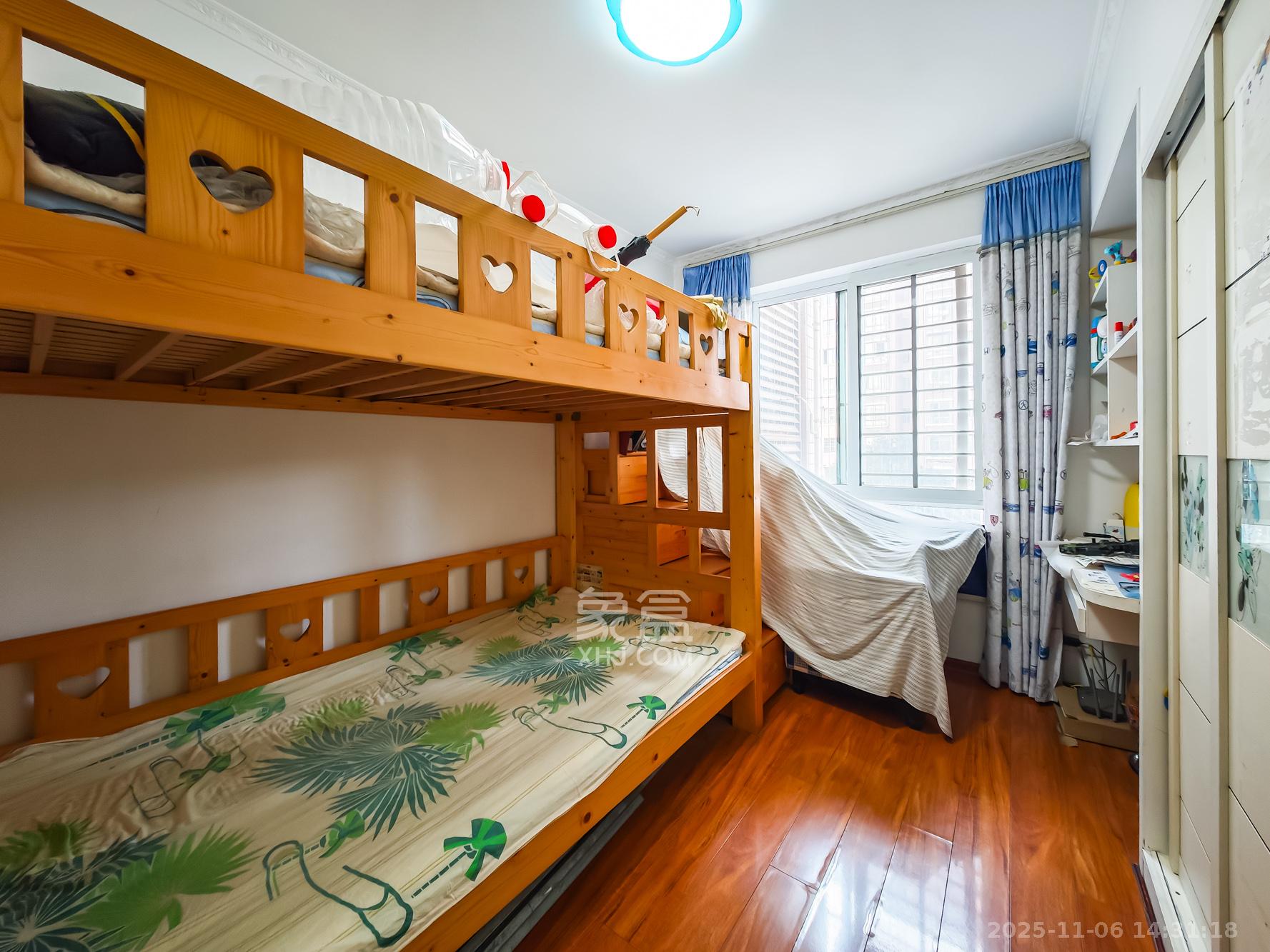 山语城一期  3室2厅2卫    80.0万卧室