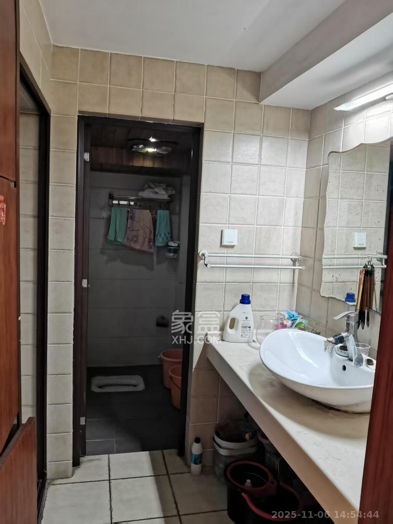 新世纪家园 3室2厅1卫 2700.0元/月 新世纪家园 3室2厅1卫 2700.0元/月室内图