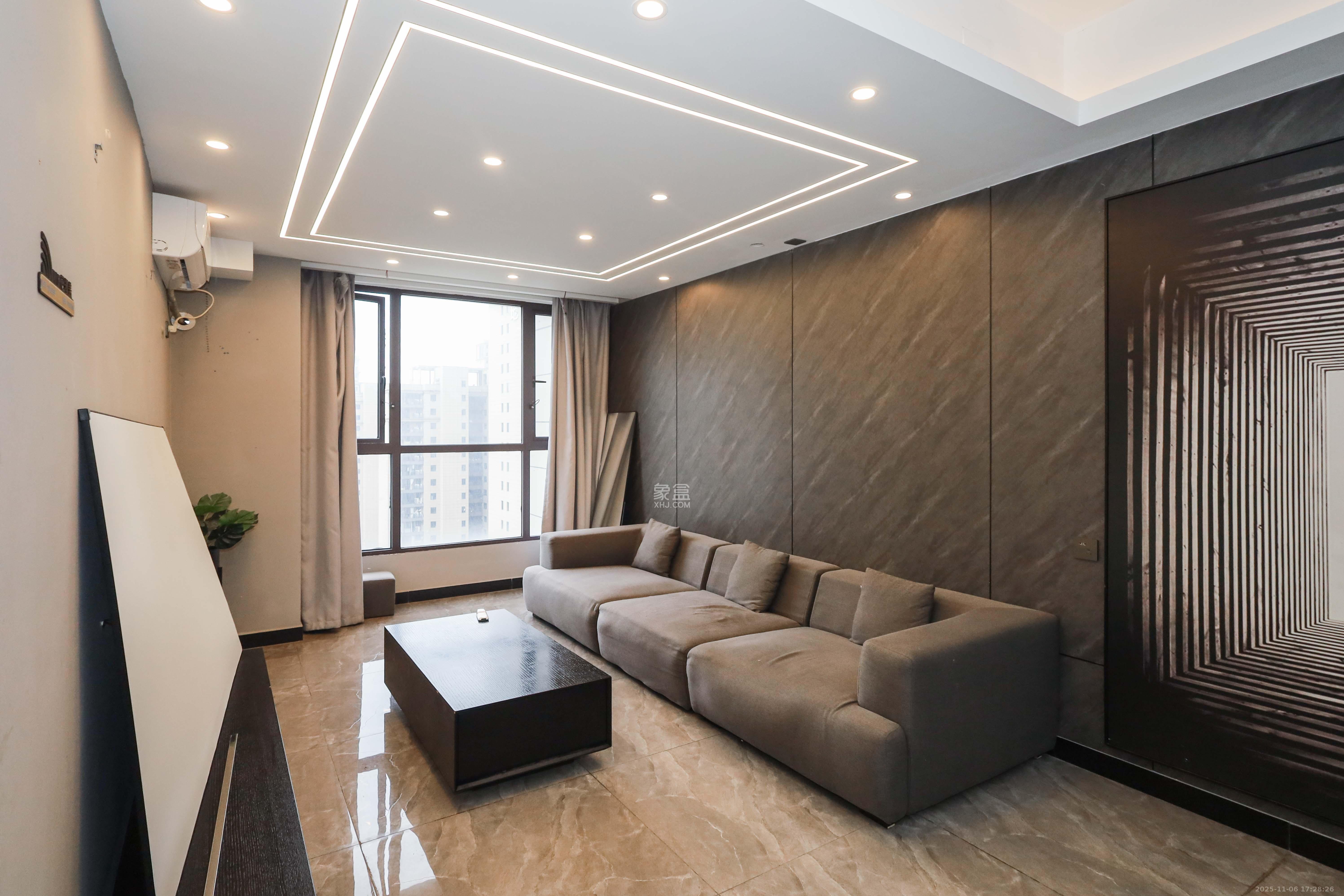 梅溪国际公寓（步步高新天地）  1室1厅1卫    55.0万客厅