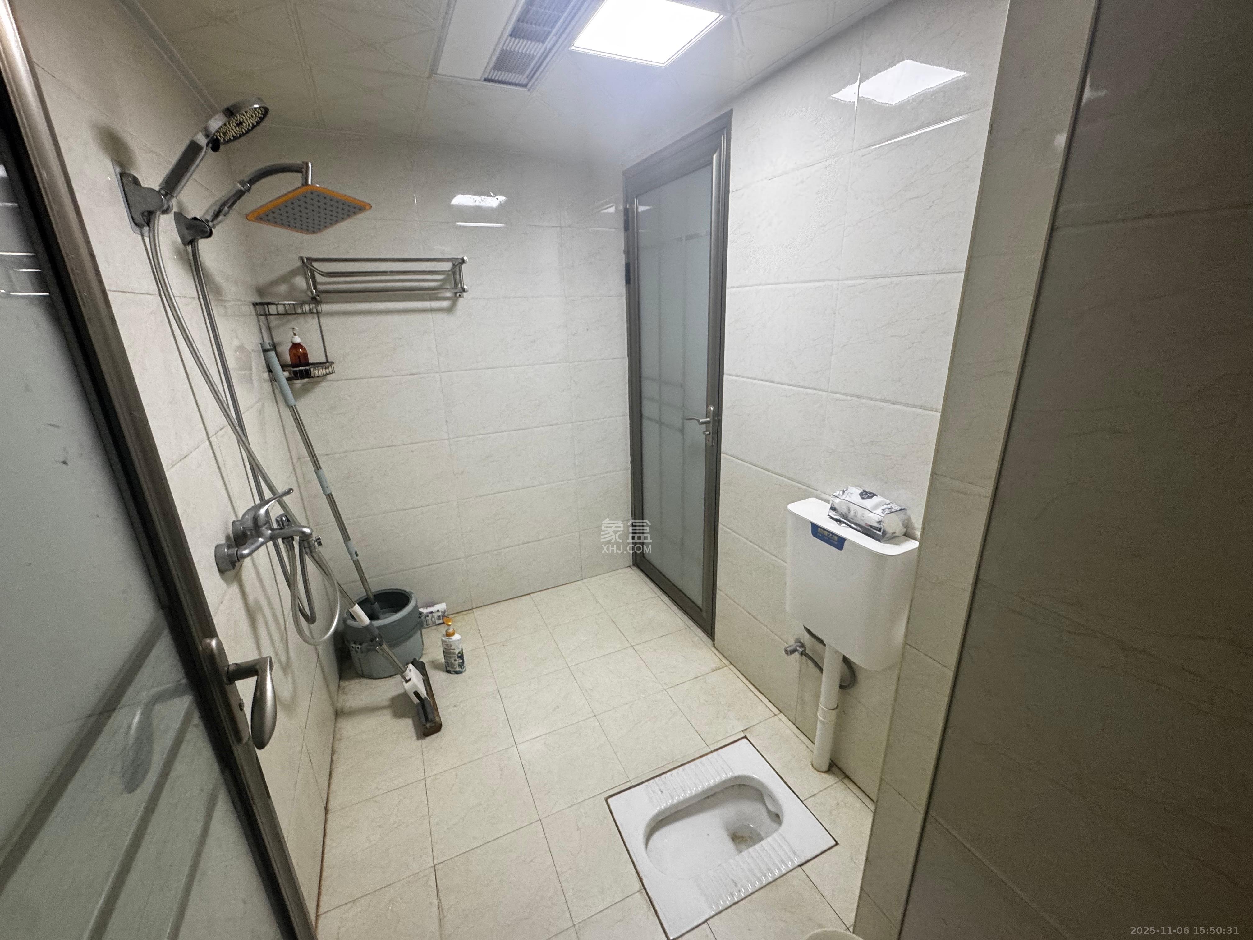 半山壹号 2室2厅1卫 2200.0元/月 半山壹号 2室2厅1卫 2200.0元/月室内图