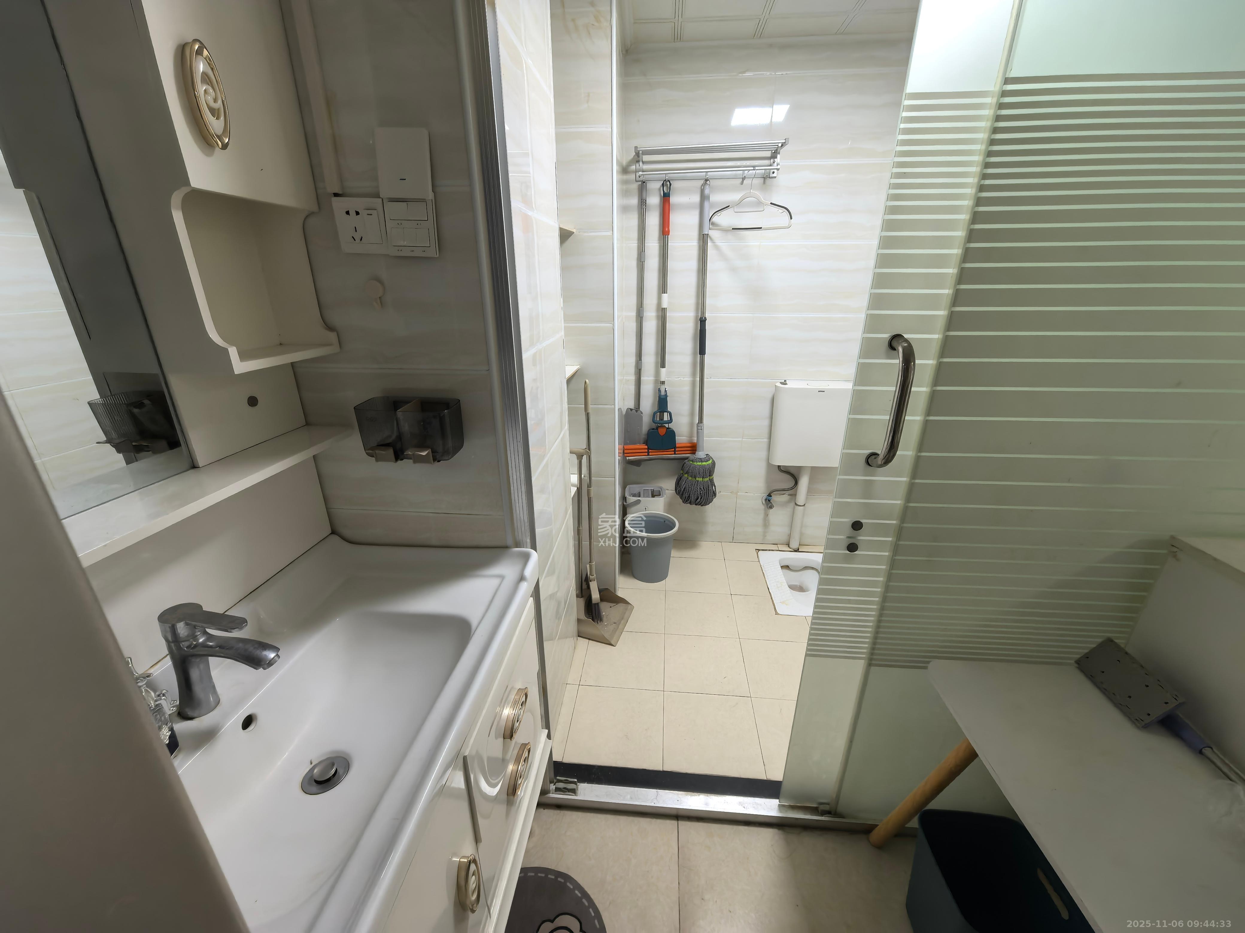 中信凯旋蓝岸(中信新城三期) 2室1厅1卫 1600.0元/月 中信凯旋蓝岸(中信新城三期) 2室1厅1卫 1600.0元/月室内图