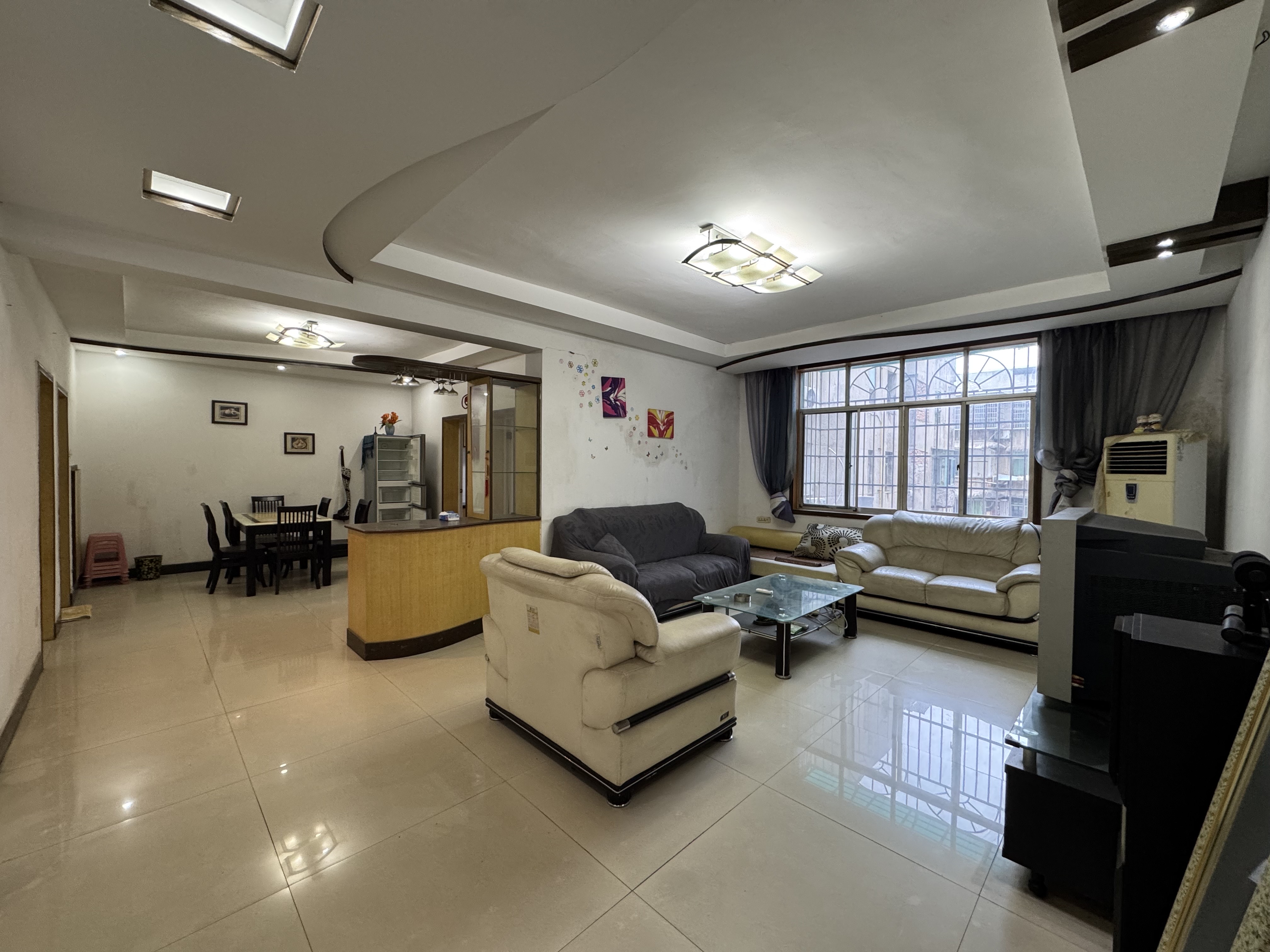 资阳区汽车路办事处三圣殿社区 3室2厅2卫 32.8万 资阳区汽车路办事处三圣殿社区 3室2厅2卫 32.8万客厅