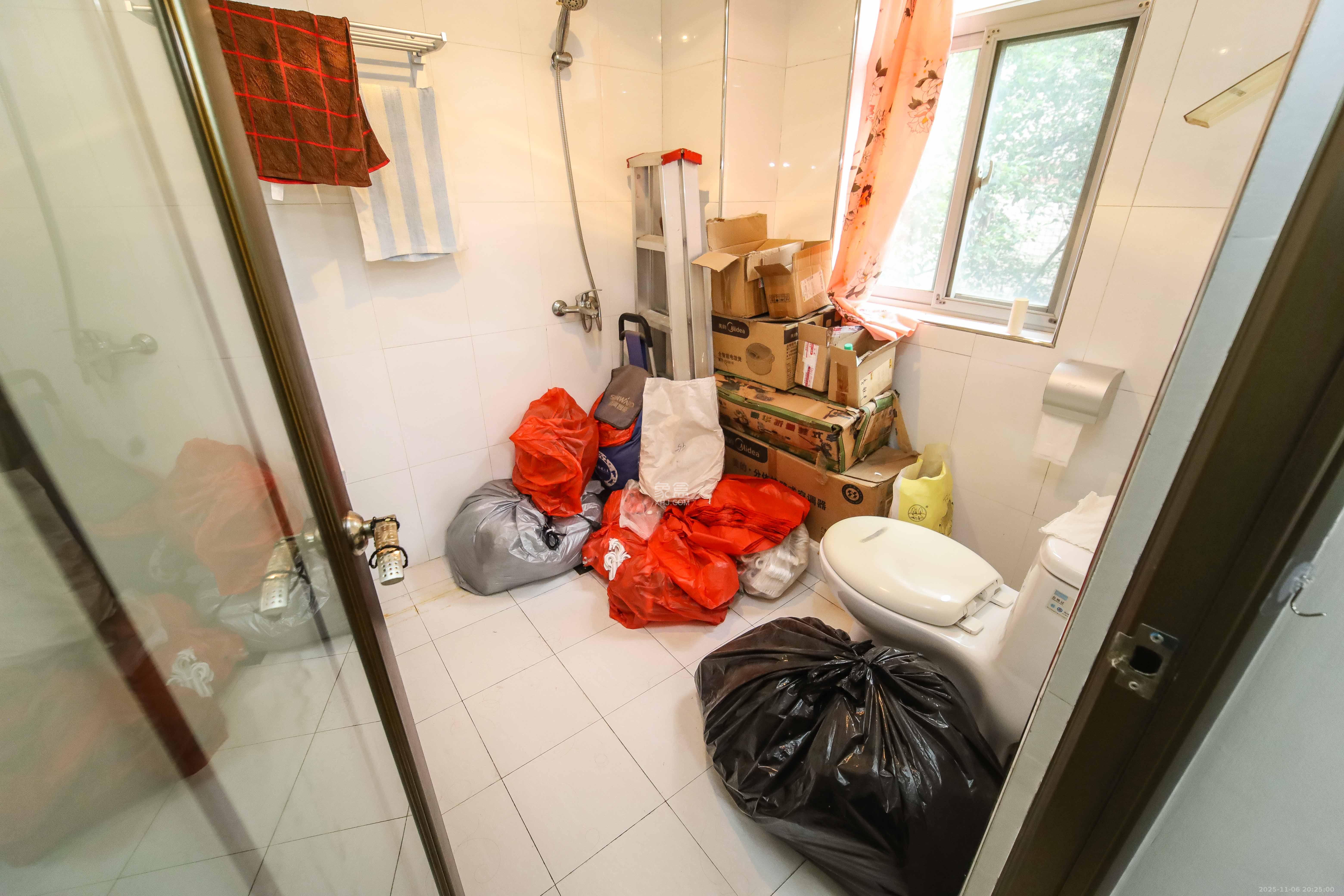 金龙苑 1室0厅0卫 120.0万 金龙苑 1室0厅0卫 120.0万卫生间