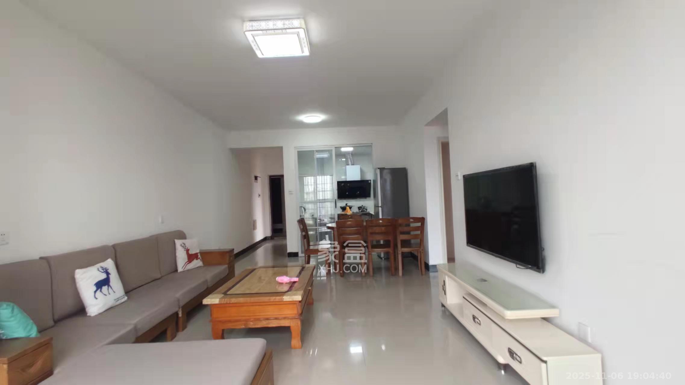 国泰九龙湾 3室2厅1卫 2100.0元/月 国泰九龙湾 3室2厅1卫 2100.0元/月室内图