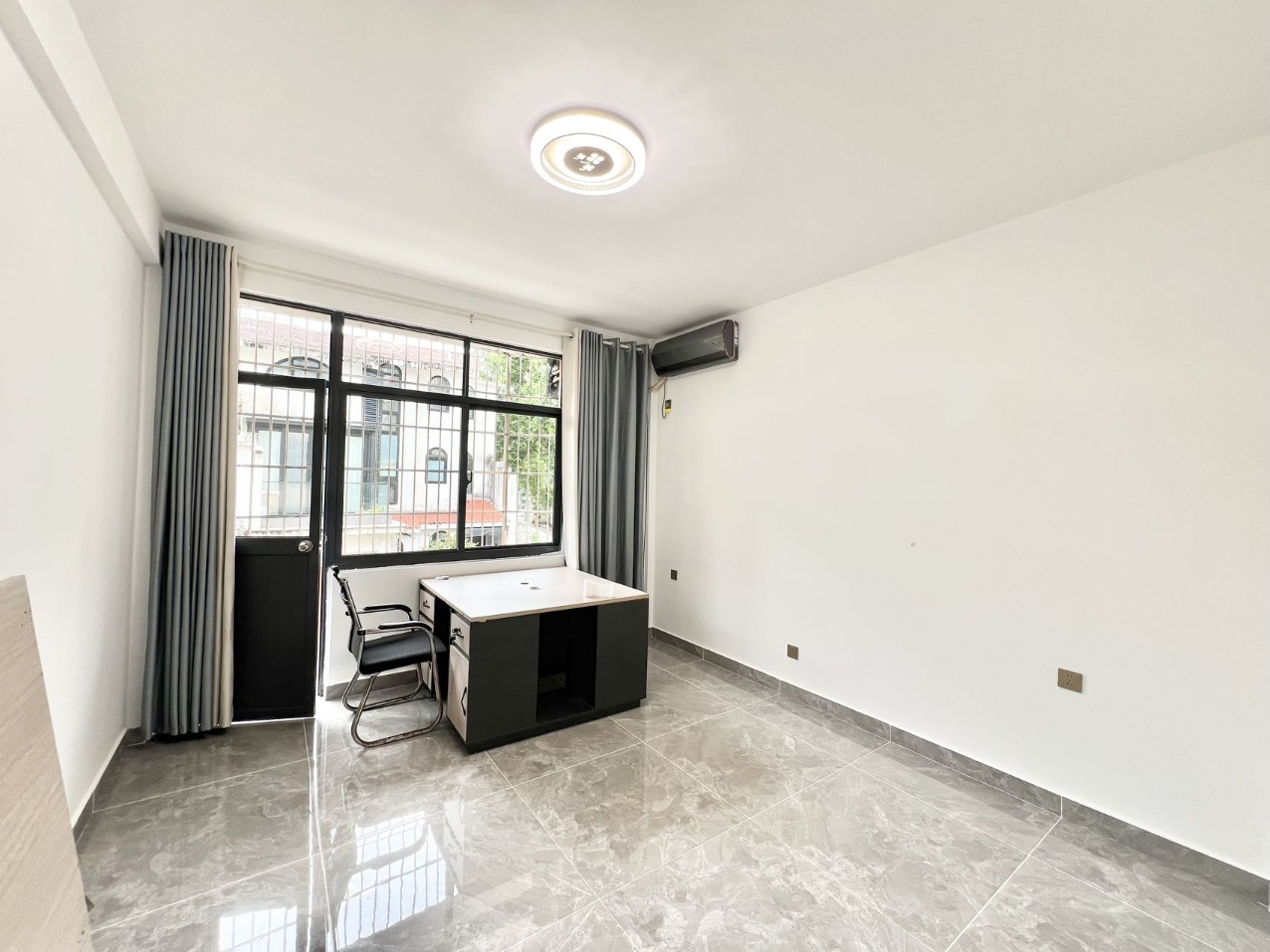 滨景花园  5室3厅3卫    9000.0元/月室内图