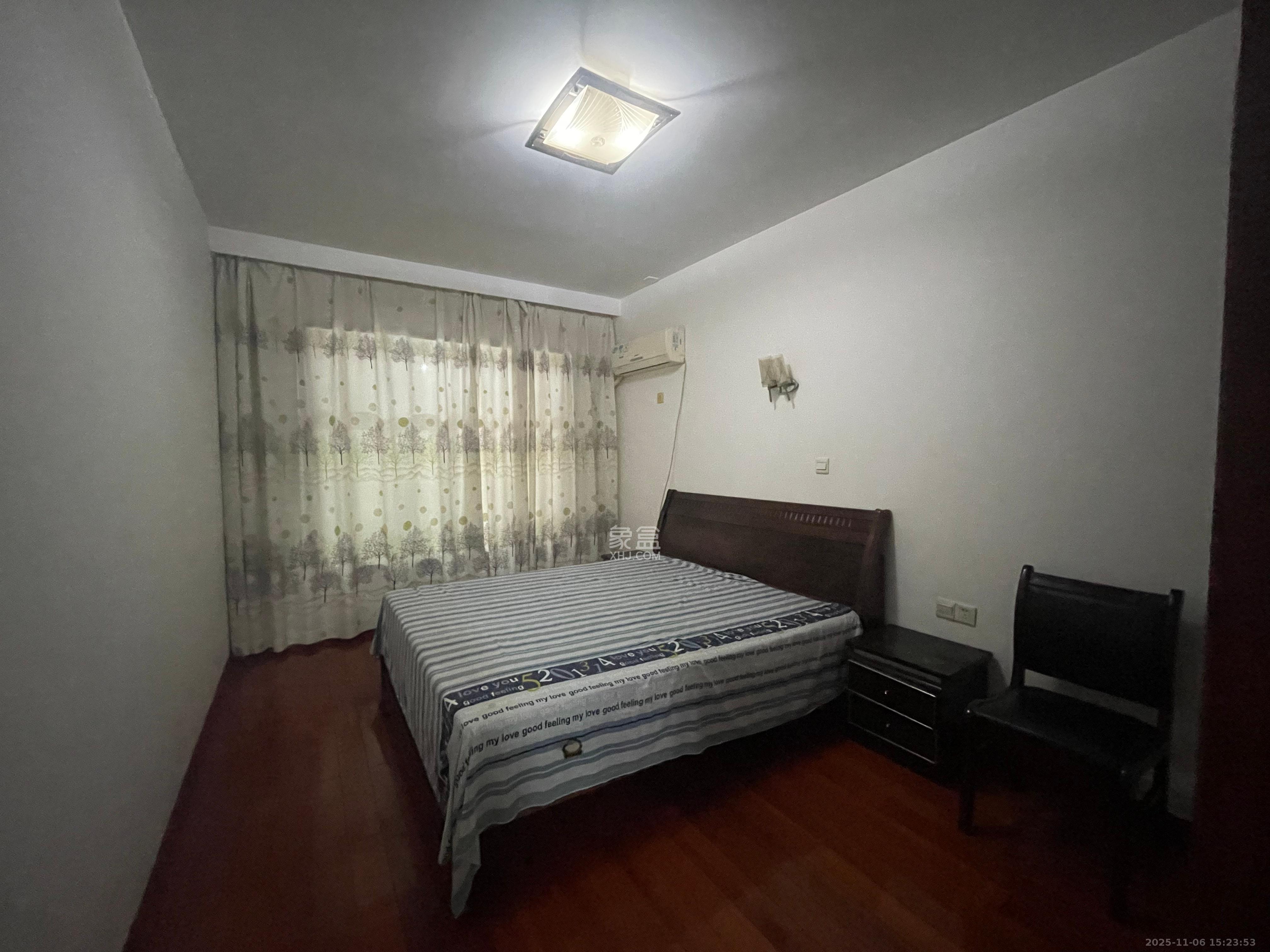 晶鑫小区  3室2厅1卫    2500.0元/月室内图