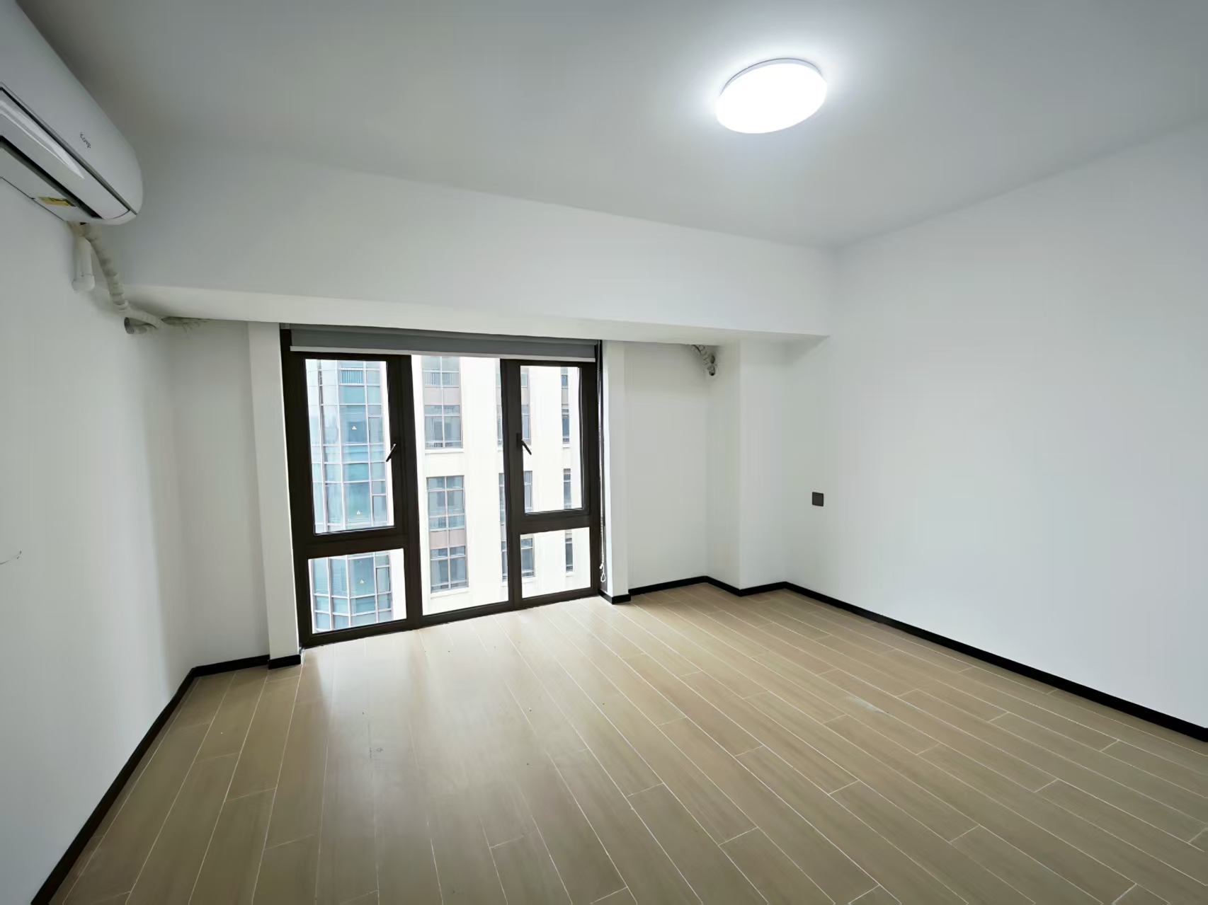 海航豪庭南苑 2室2厅2卫 4000.0元/月 海航豪庭南苑 2室2厅2卫 4000.0元/月室内图