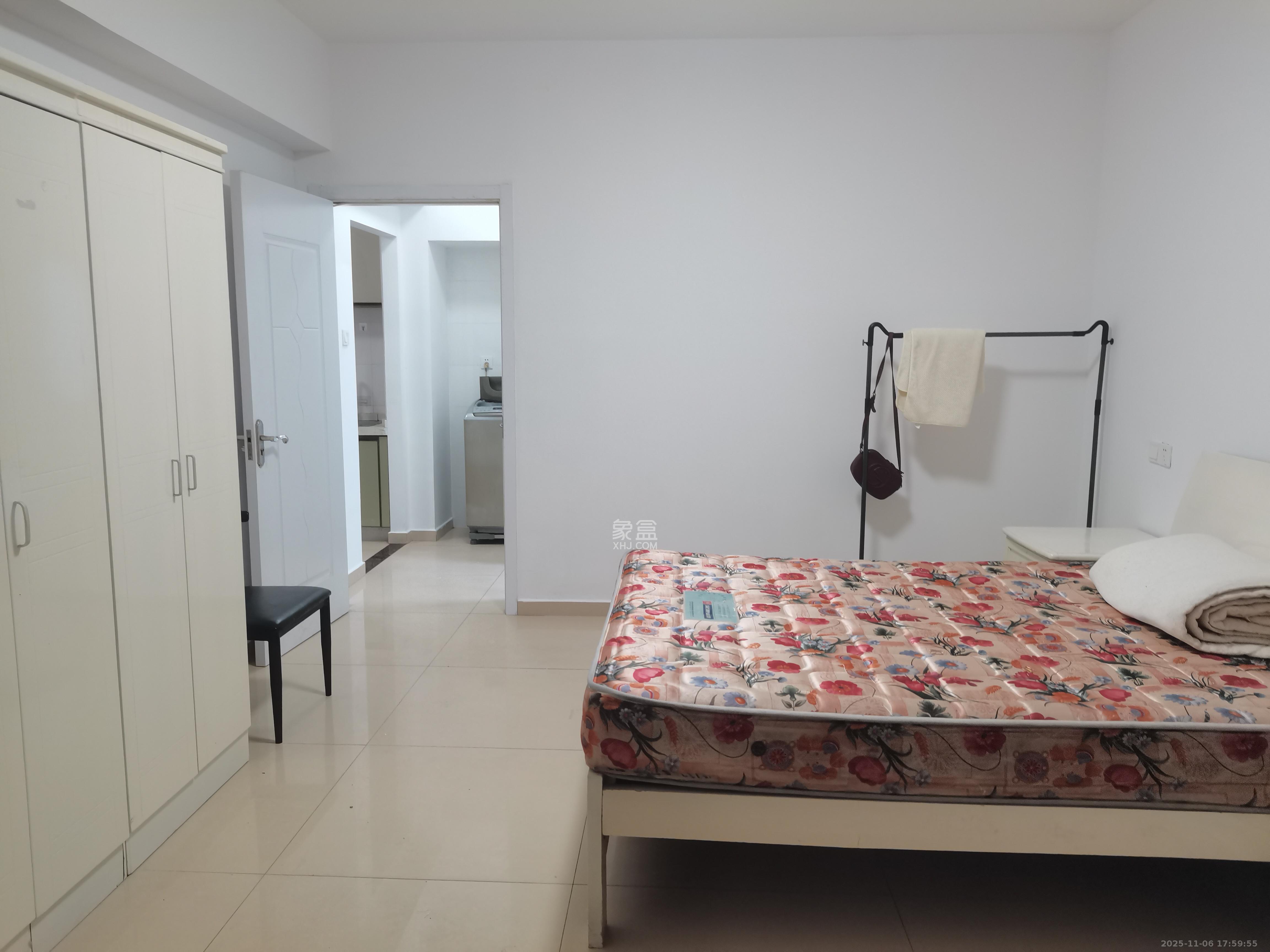 燕山街社区  2室1厅1卫    2200.0元/月室内图