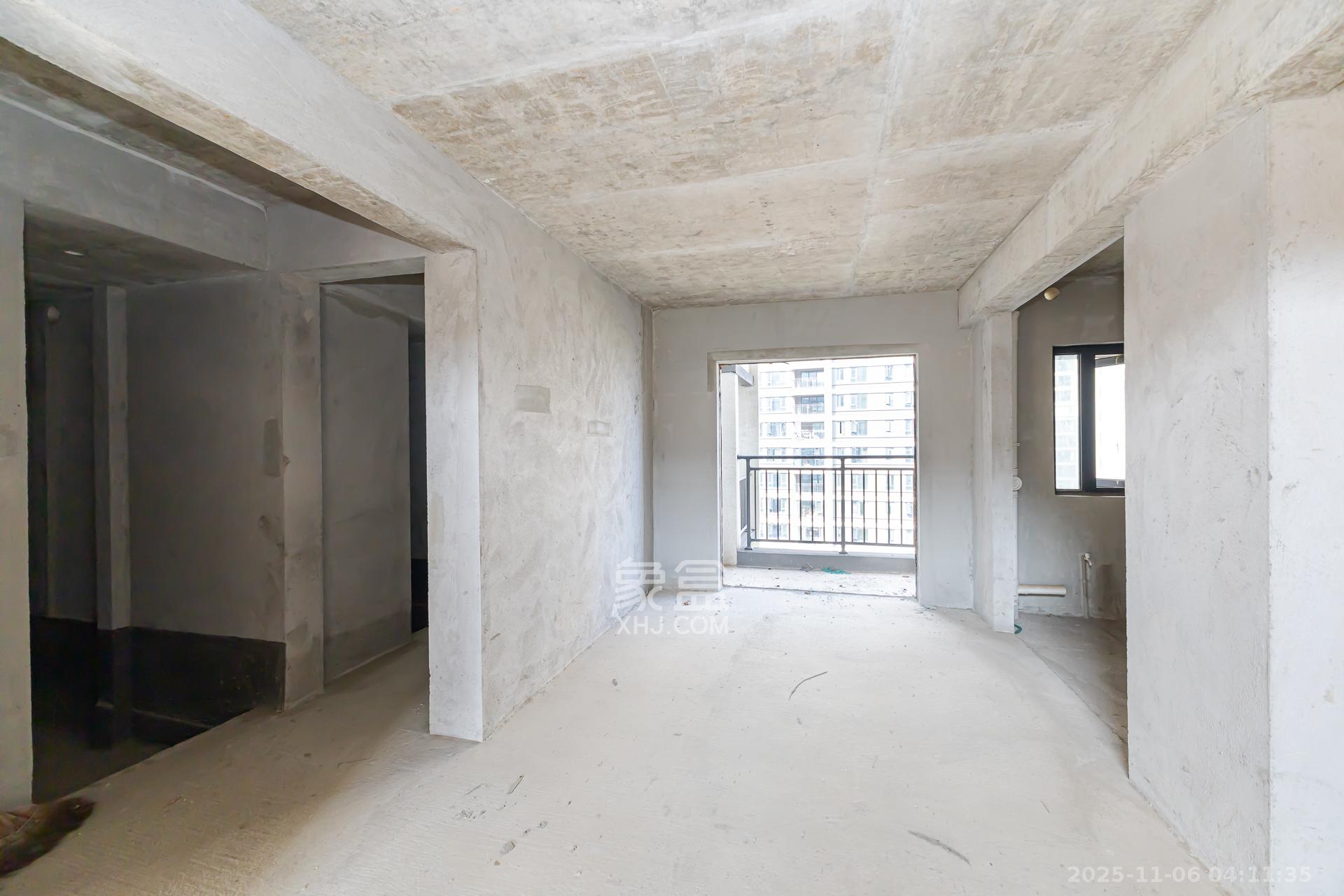 越秀湘江星汇城一期  3室2厅2卫    153.0万客厅