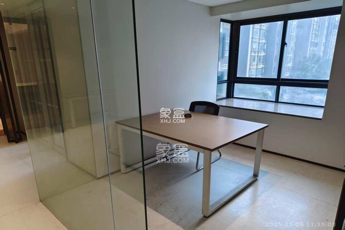 华城广场 1室2厅1卫 12500.0元/月 华城广场 1室2厅1卫 12500.0元/月室内图