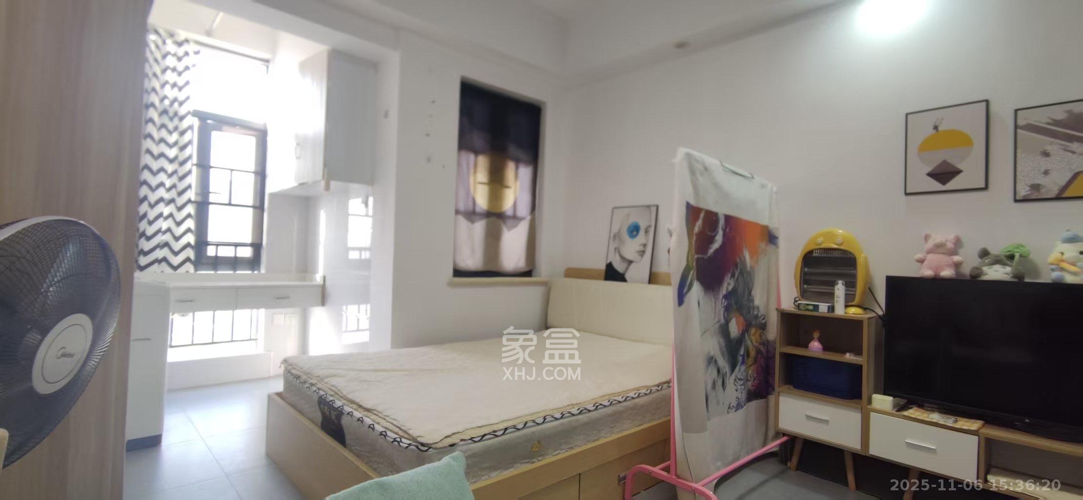 蓝光雍锦阁  1室0厅1卫    1700.0元/月