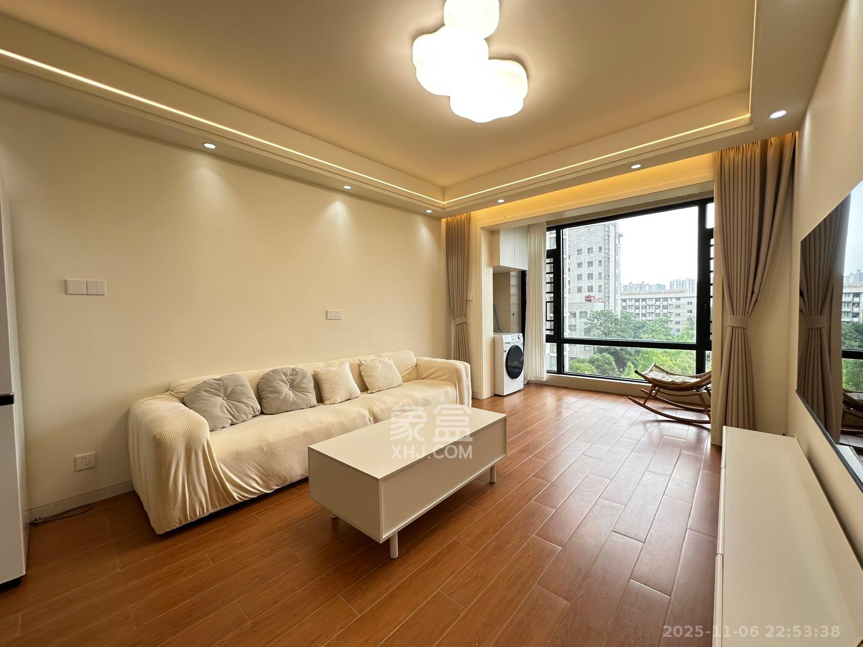 鸿邦国际城  3室1厅1卫    2500.0元/月室内图