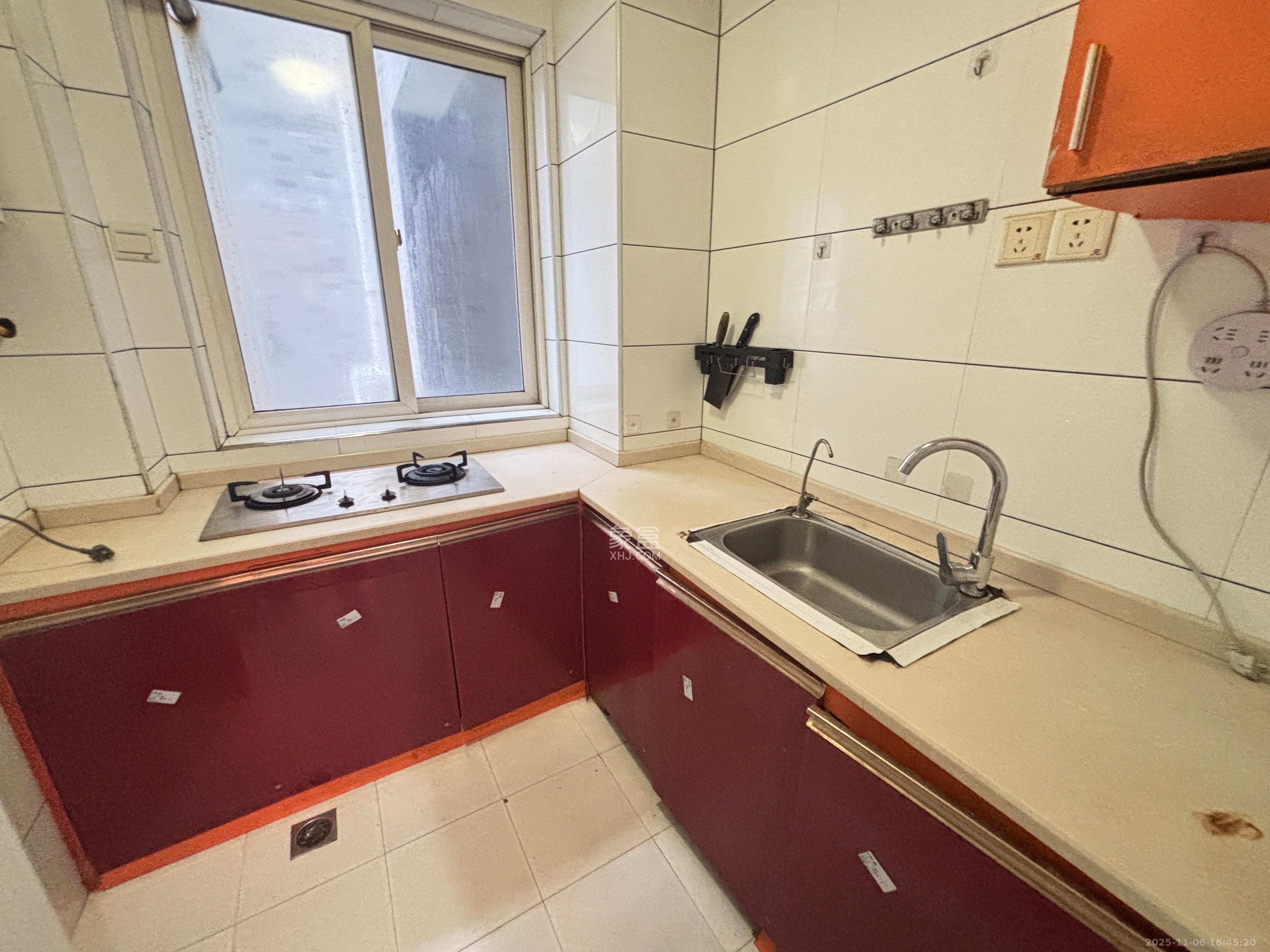 新芙蓉之都  1室1厅1卫    1800.0元/月室内图