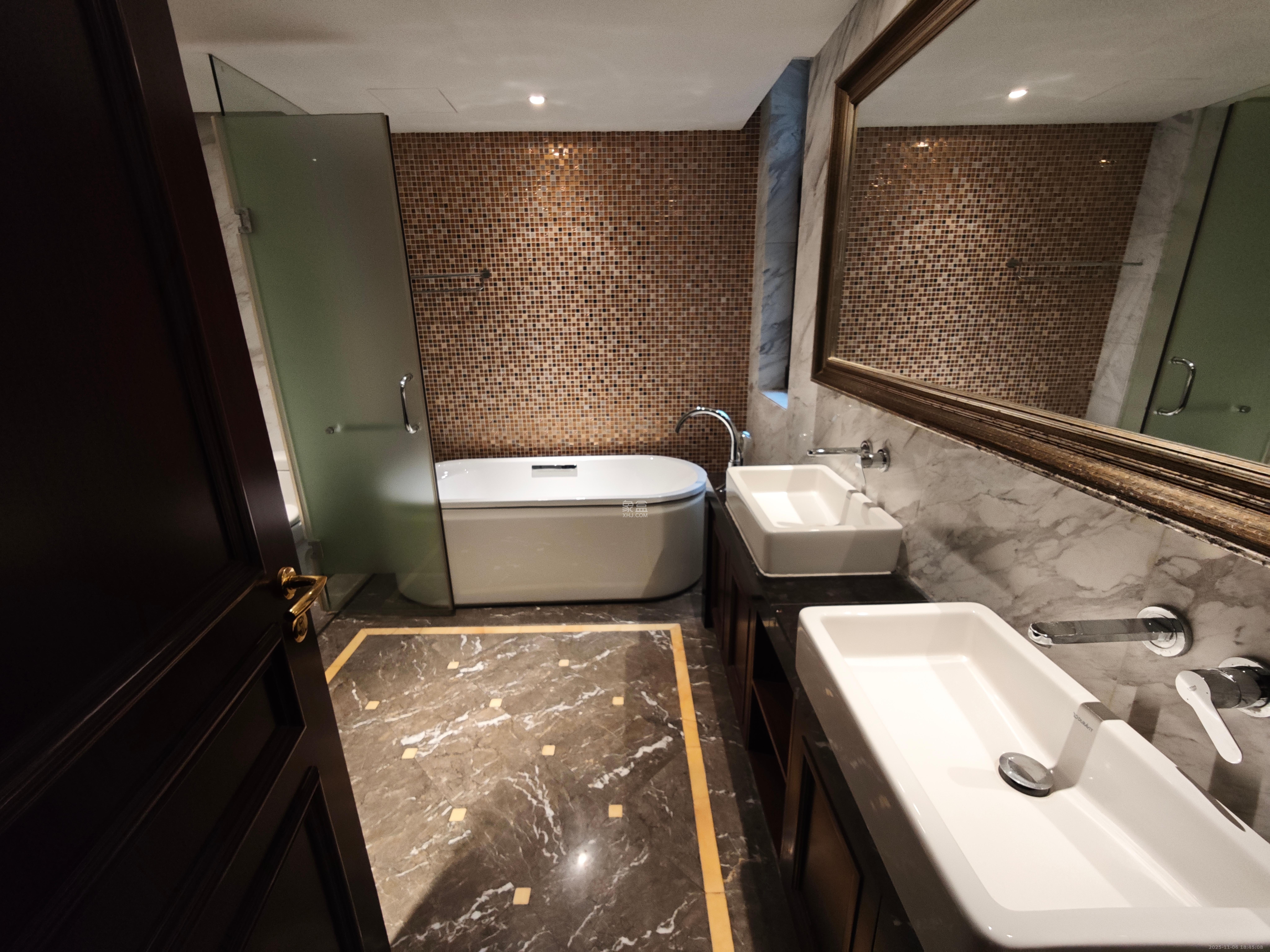 运达中央广场一、二期  4室2厅2卫    10000.0元/月室内图