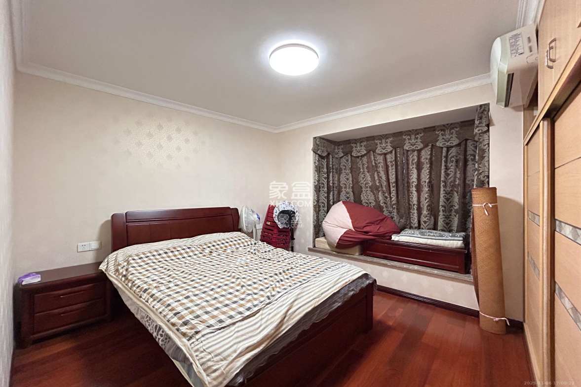 西子花苑 3室2厅2卫 3500.0元/月 西子花苑 3室2厅2卫 3500.0元/月室内图