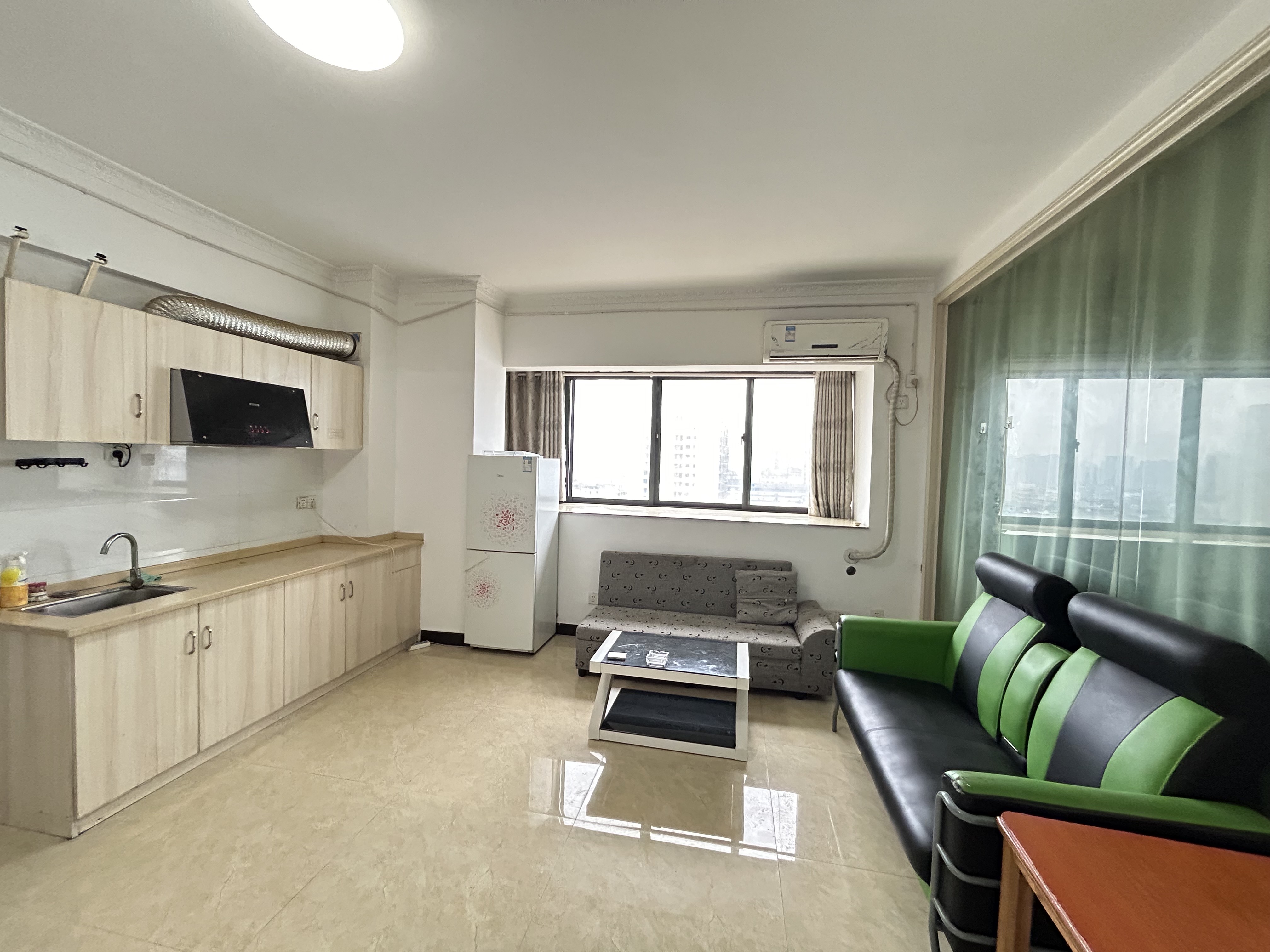 黄金大厦  1室0厅0卫    1200.0元/月