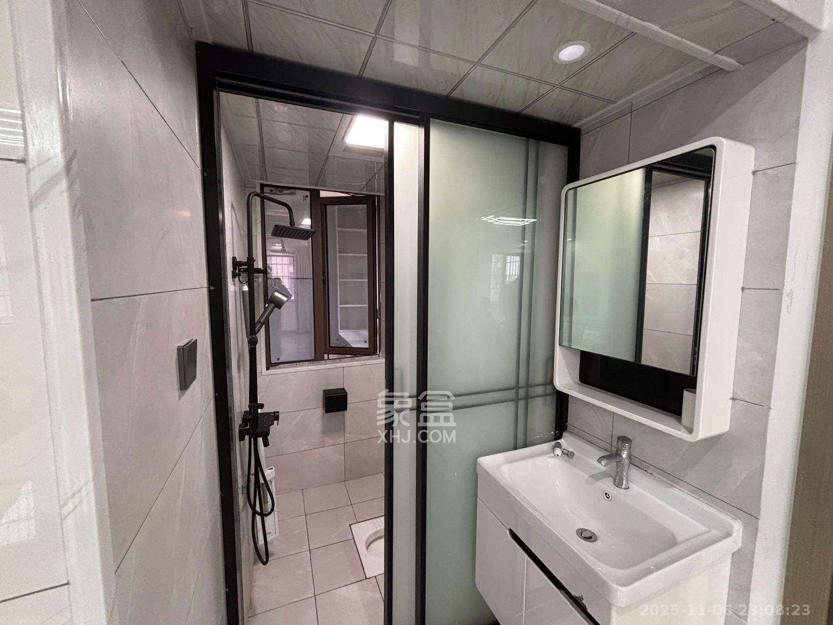 新长海广场 1室0厅0卫 2400.0元/月 新长海广场 1室0厅0卫 2400.0元/月室内图