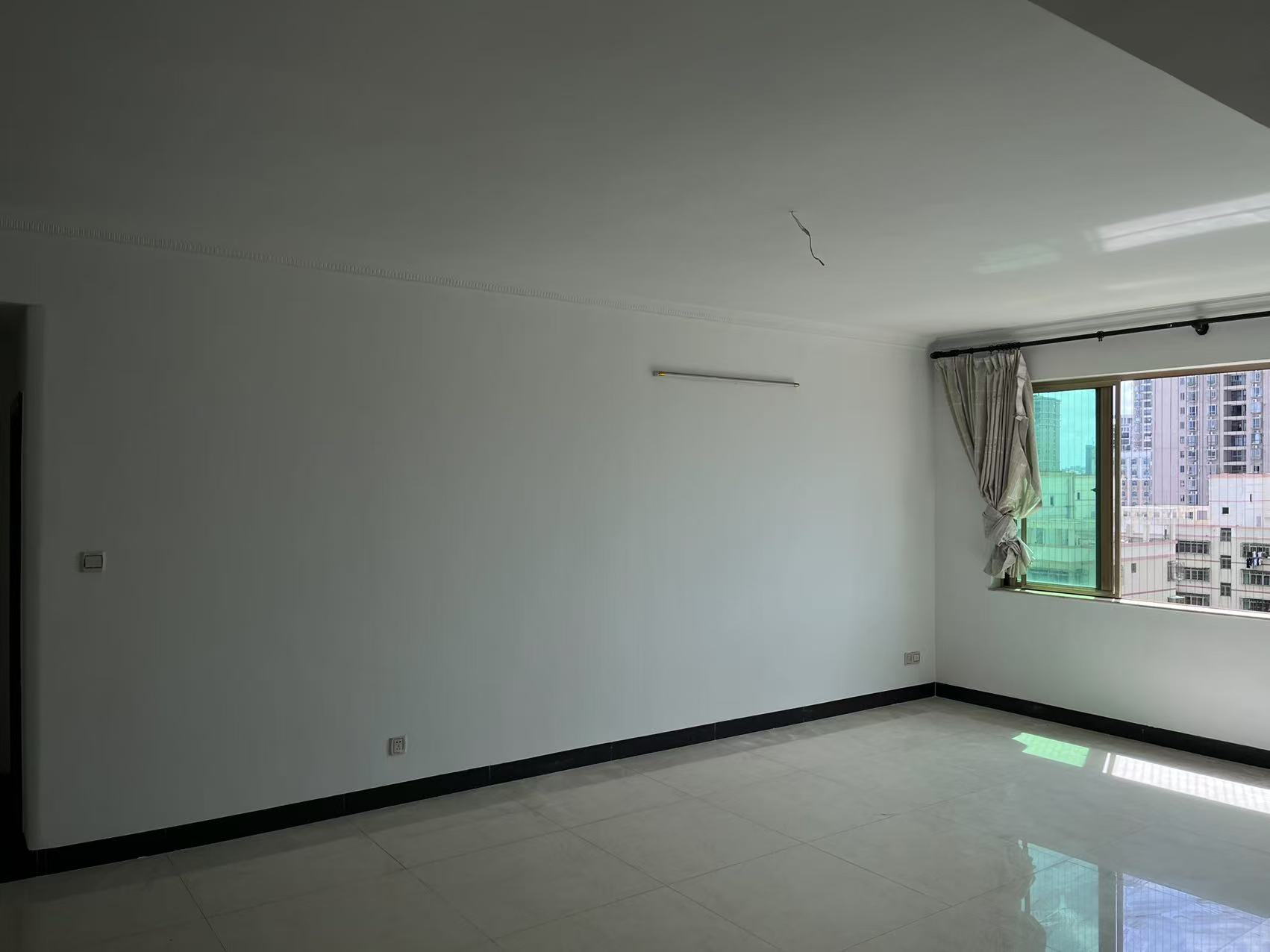 省人大机关住宅小区(海南省人大常委会机关住宅小区) 4室2厅2卫 4000.0元/月 省人大机关住宅小区(海南省人大常委会机关住宅小区) 4室2厅2卫 4000.0元/月室内图