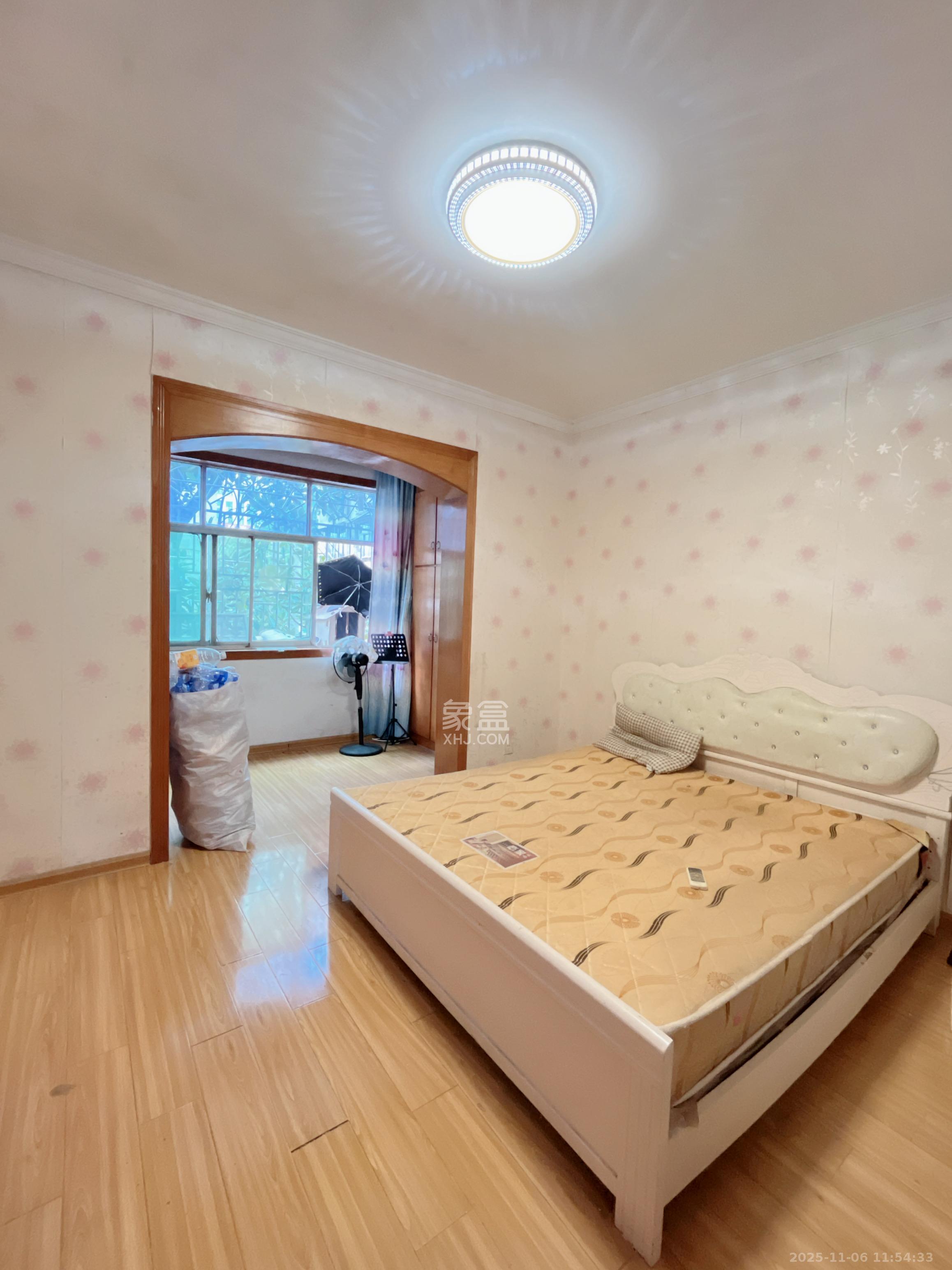 湘华小区 2室2厅1卫 1800.0元/月 湘华小区 2室2厅1卫 1800.0元/月室内图