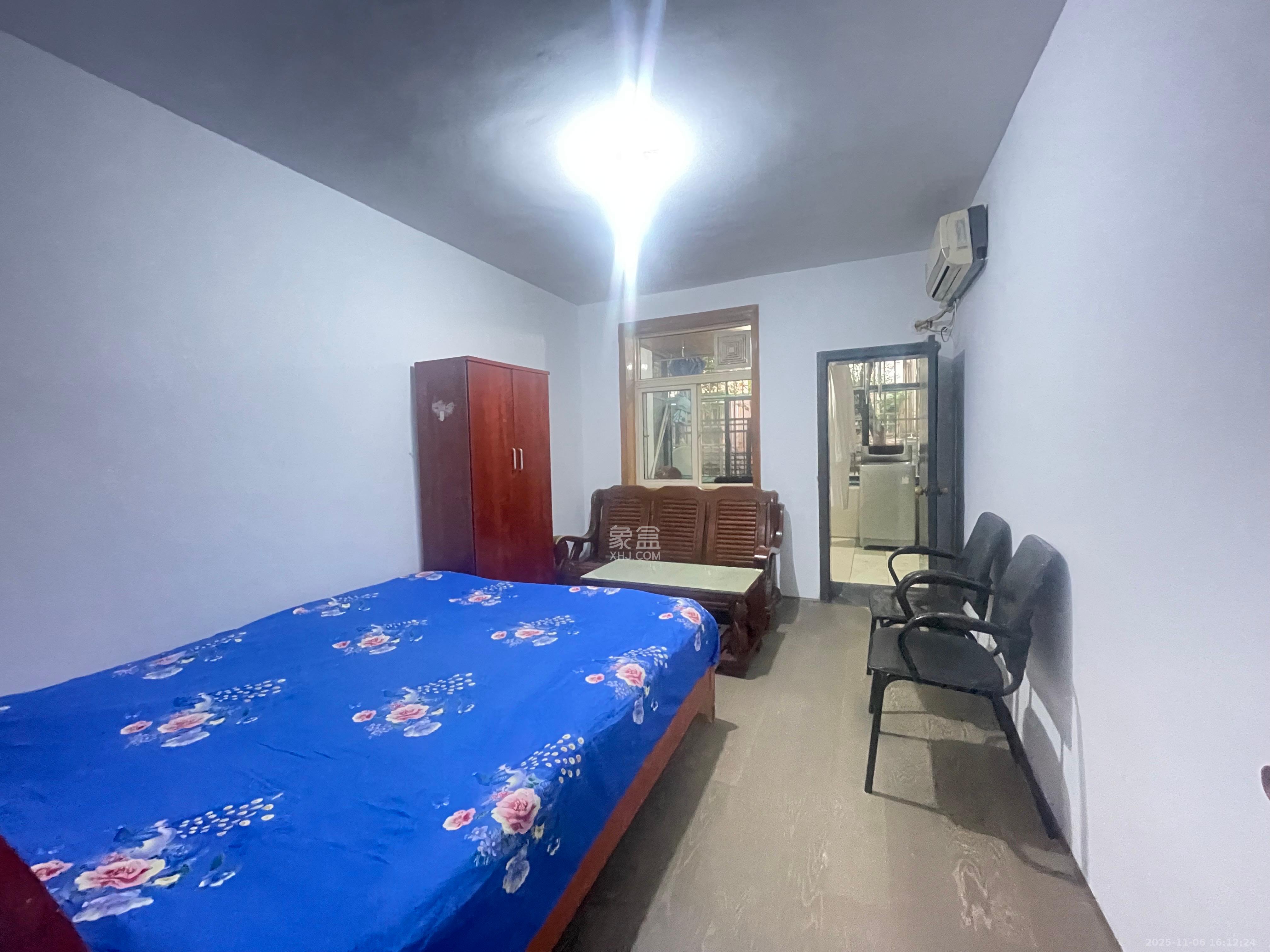 红旗区二片 3室1厅1卫 2000.0元/月 红旗区二片 3室1厅1卫 2000.0元/月室内图