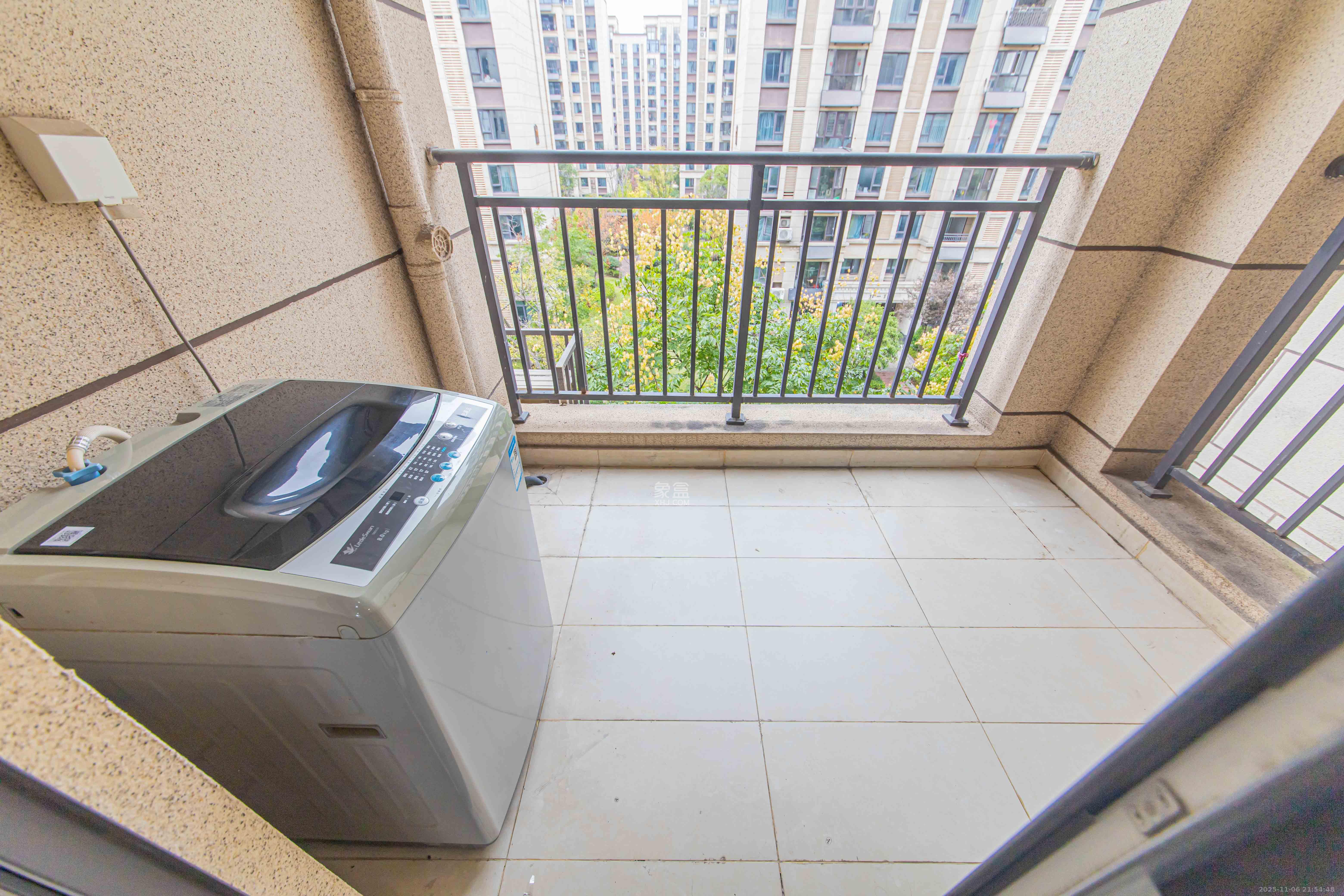 中海新城熙岸（中信新城五期）  3室2厅2卫    99.0万阳台