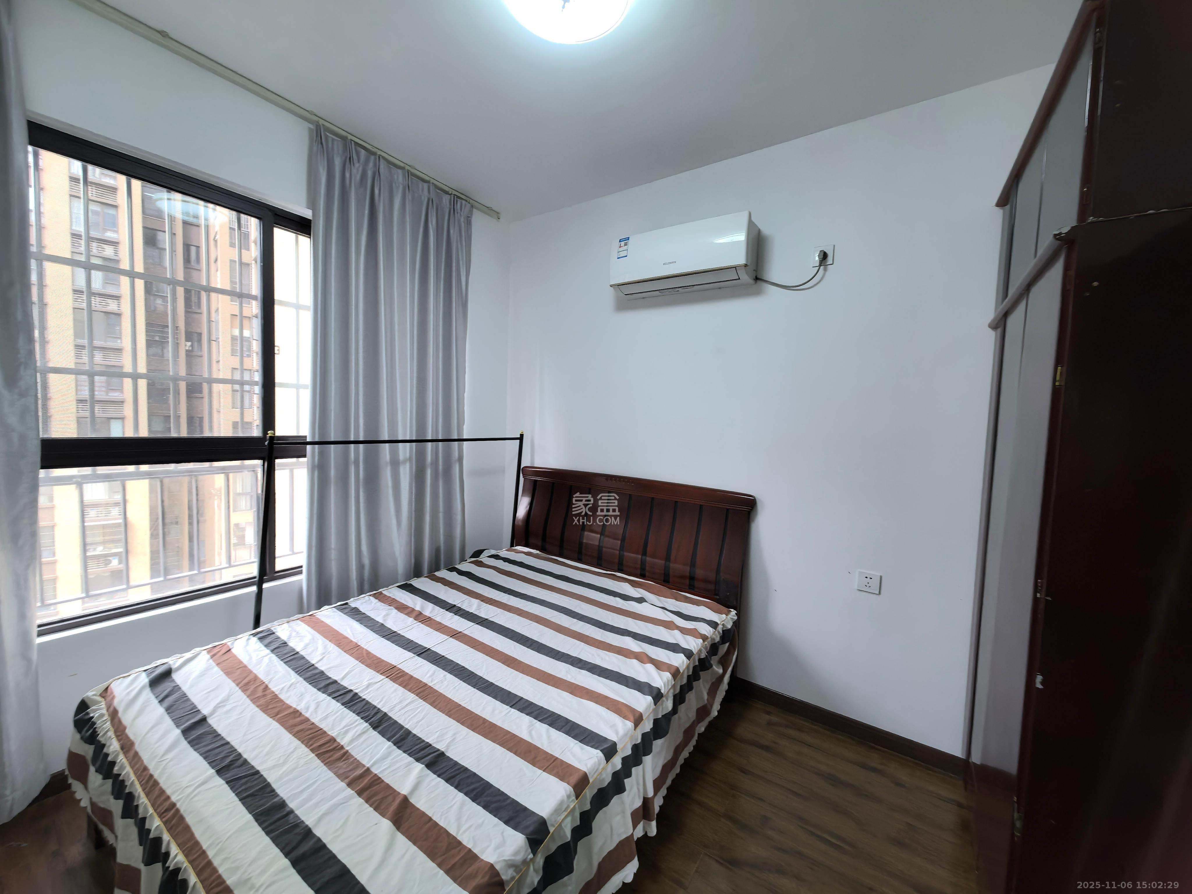 华润凤凰城三期 2室2厅1卫 1800.0元/月 华润凤凰城三期 2室2厅1卫 1800.0元/月室内图