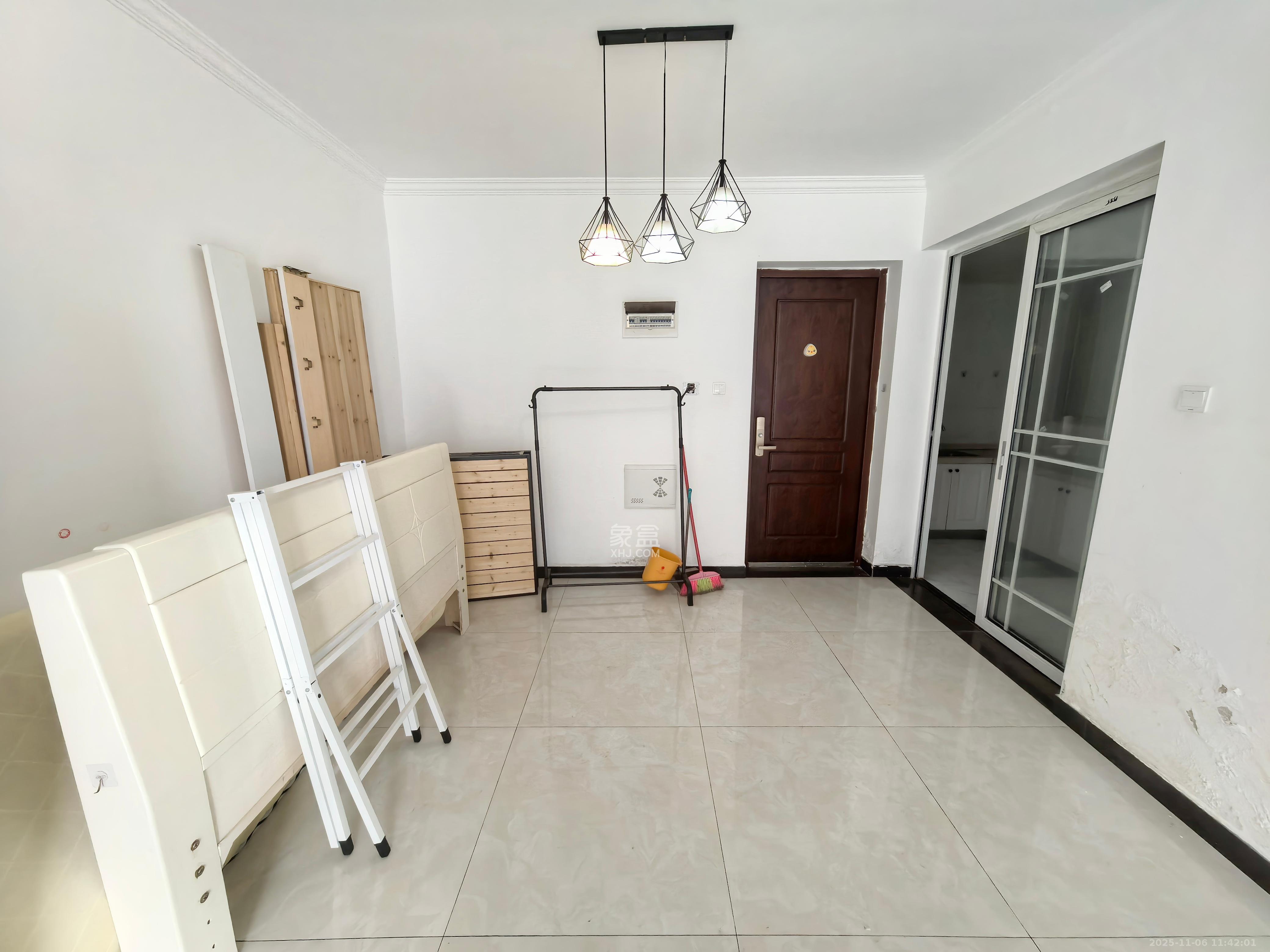 梅溪湖金茂湾 4室2厅2卫 2800.0元/月 梅溪湖金茂湾 4室2厅2卫 2800.0元/月室内图