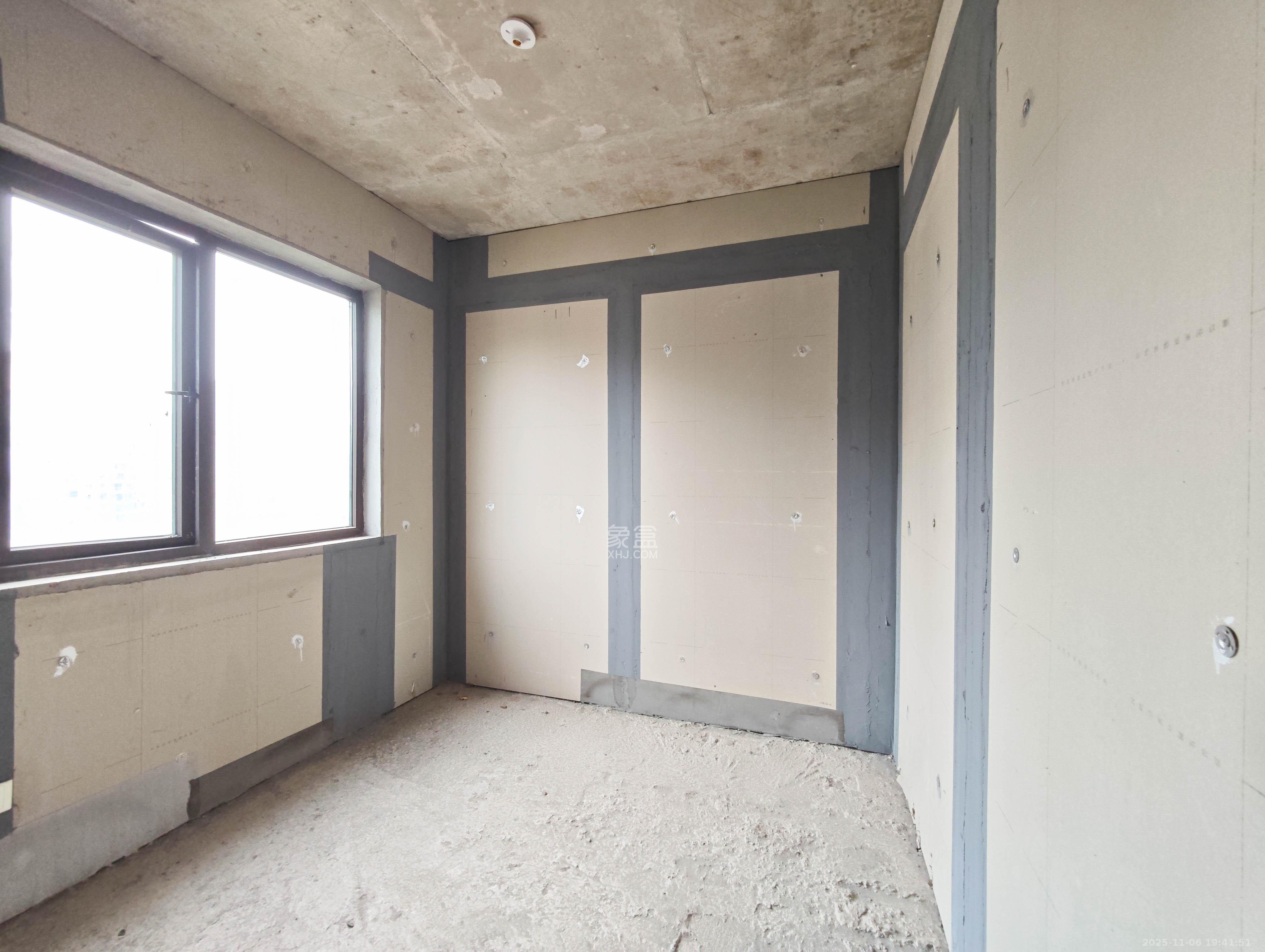 保利东郡 3室2厅2卫 78.0万 保利东郡 3室2厅2卫 78.0万卧室