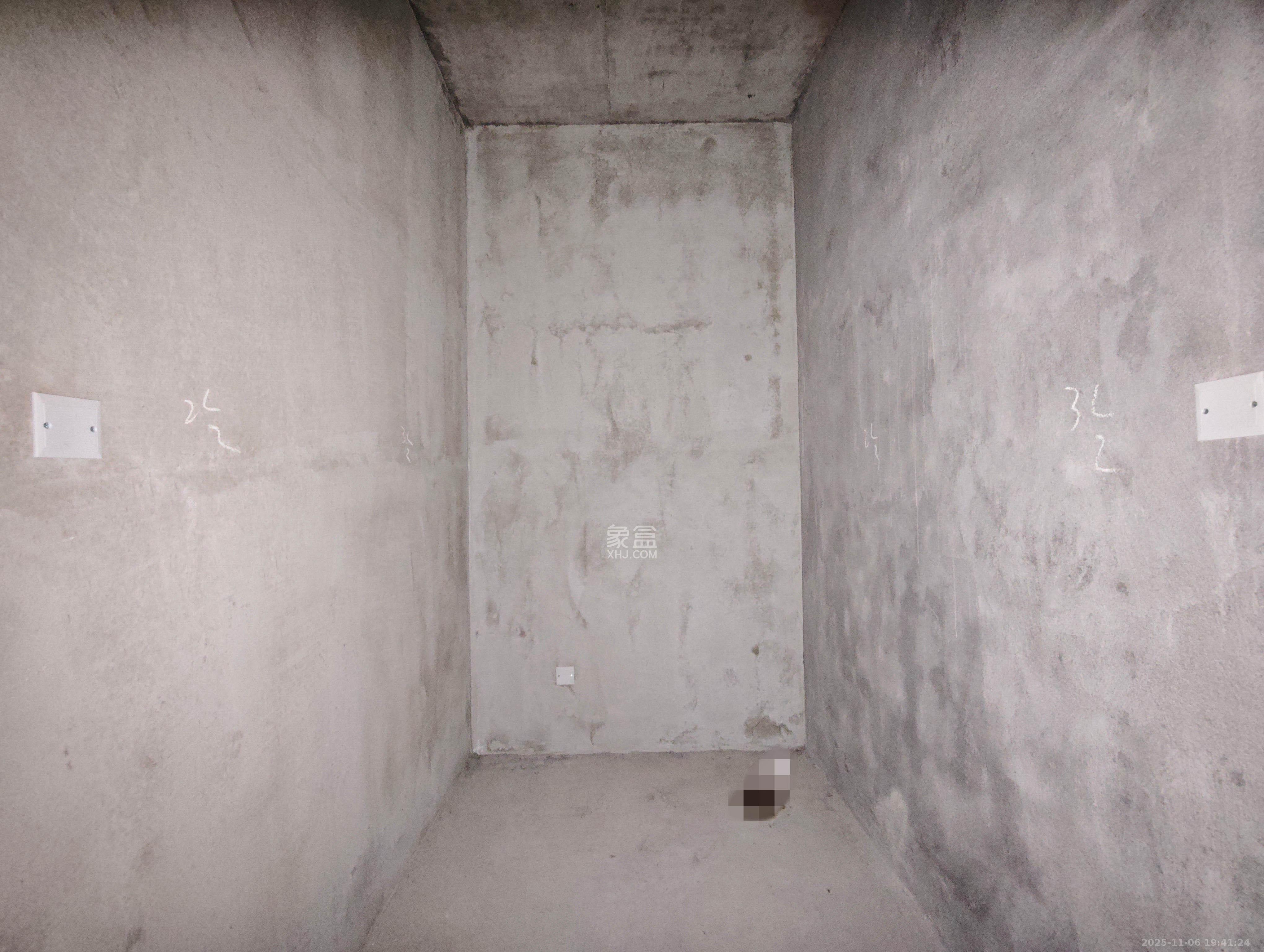 新城明昱东方  5室2厅3卫    319.0万其他