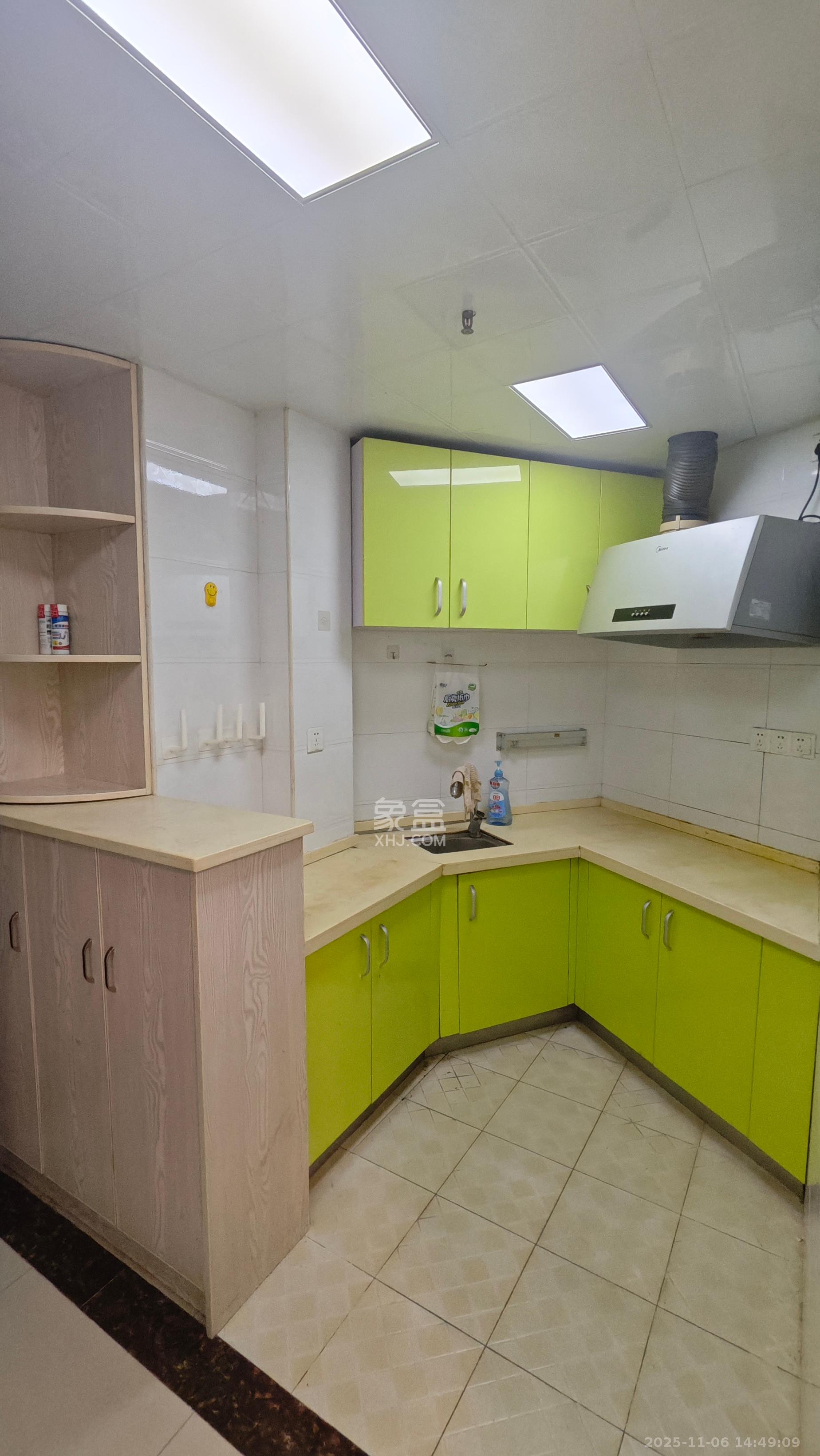 奥克斯广场  1室1厅1卫    1600.0元/月室内图