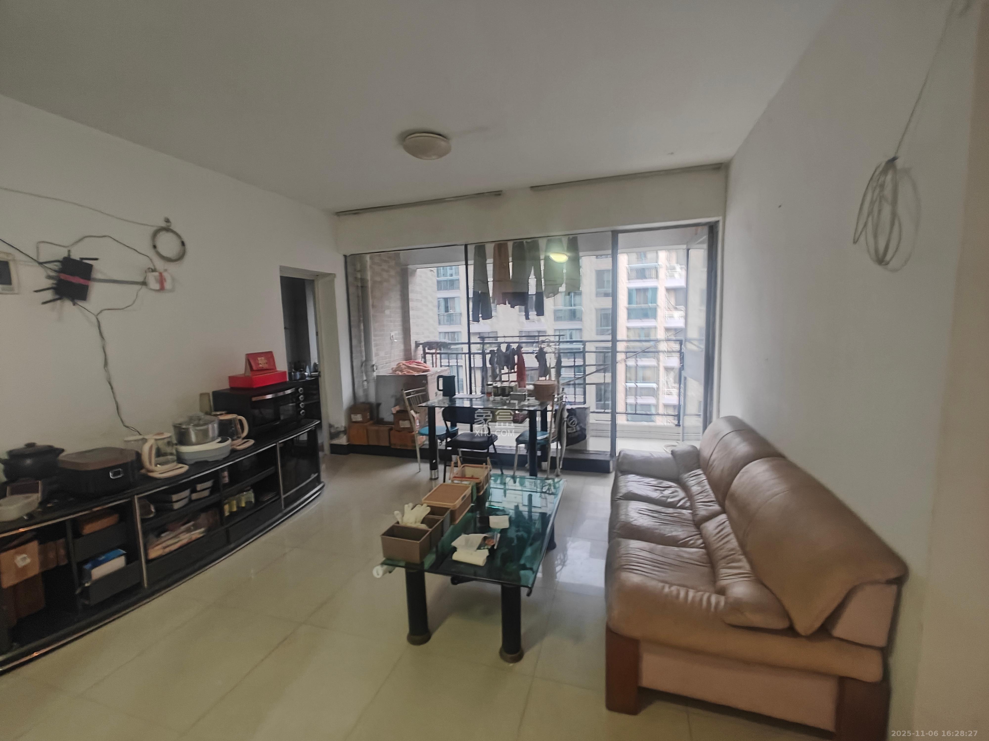 共和世家  3室2厅1卫    1000.0元/月