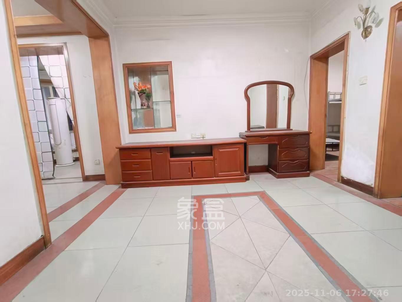 区政府宿舍  3室1厅1卫    2500.0元/月室内图