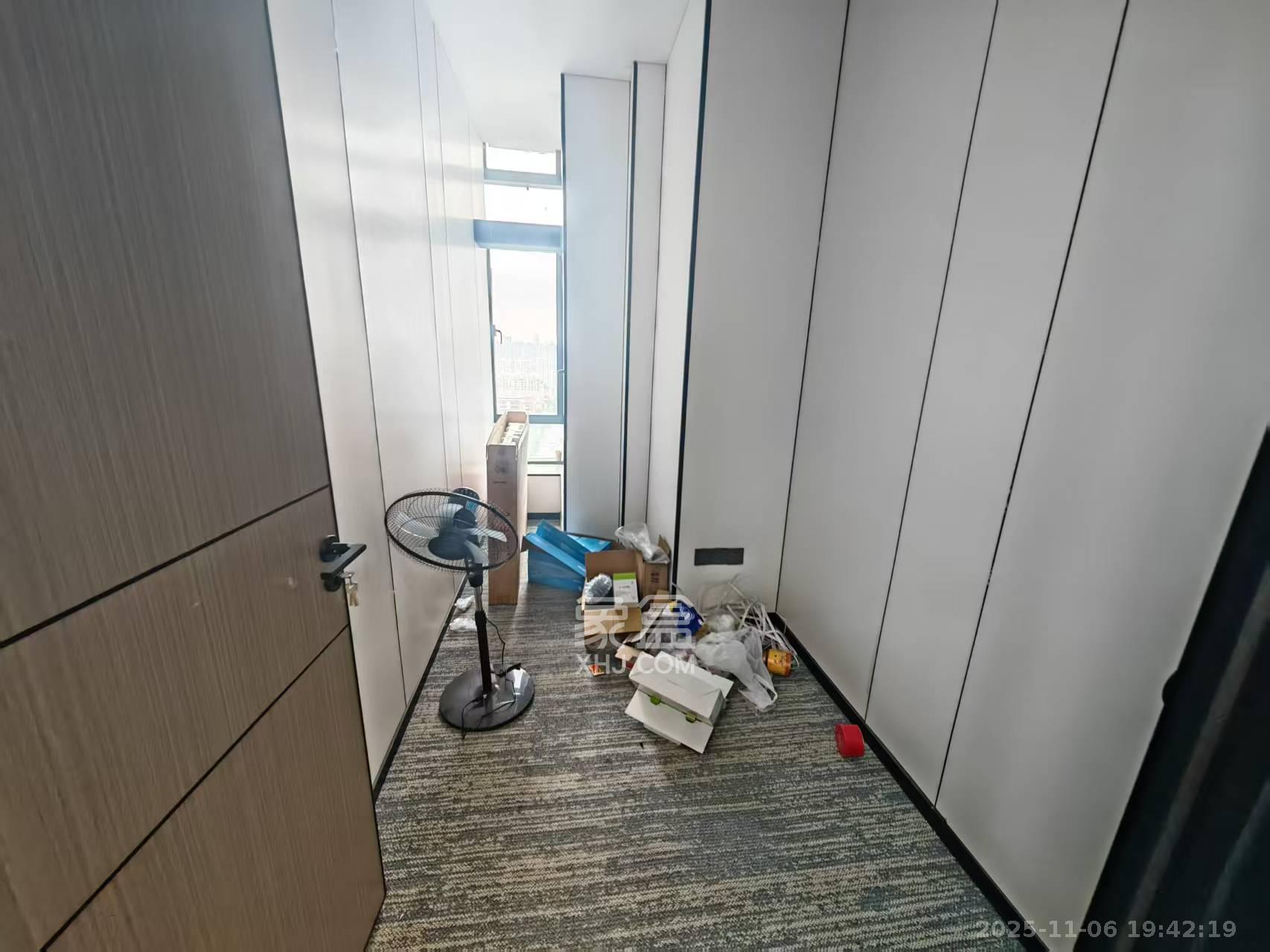 京武浪琴山三期（京武中心）  1室1厅1卫    8000.0元/月室内图