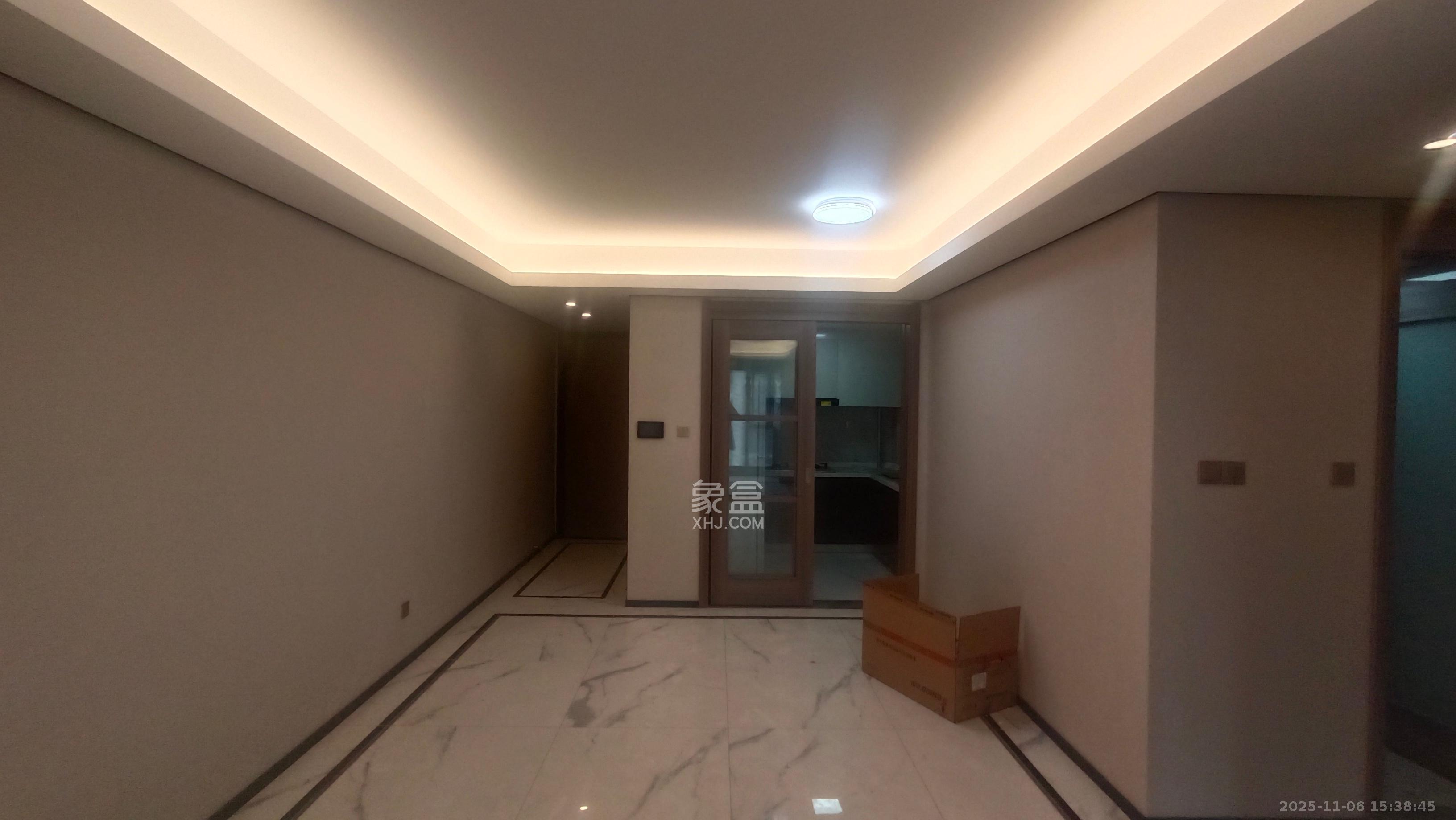 中海阅麓山二期  3室2厅2卫    3000.0元/月室内图