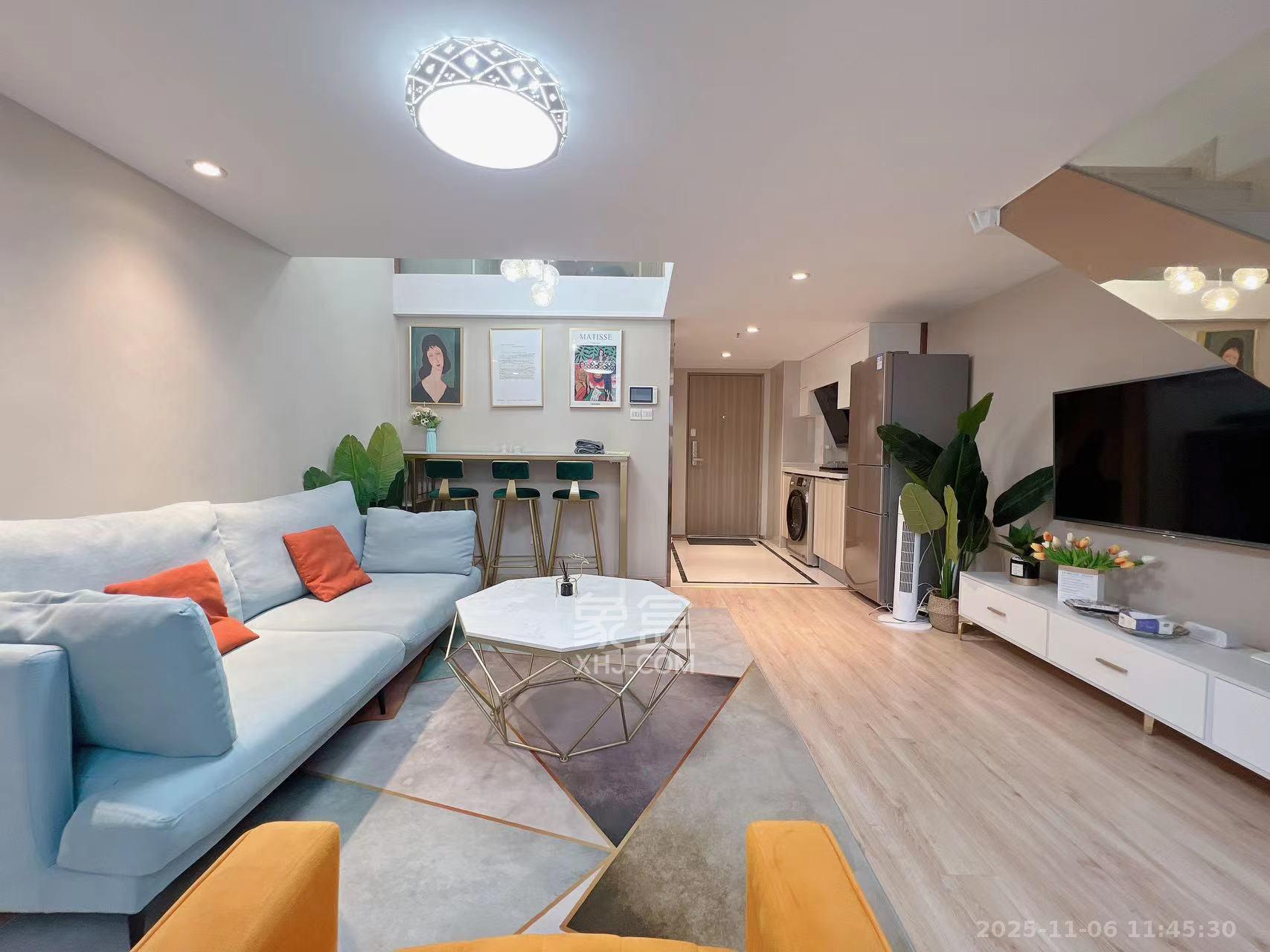 远洋外滩壹号  1室0厅0卫    2200.0元/月