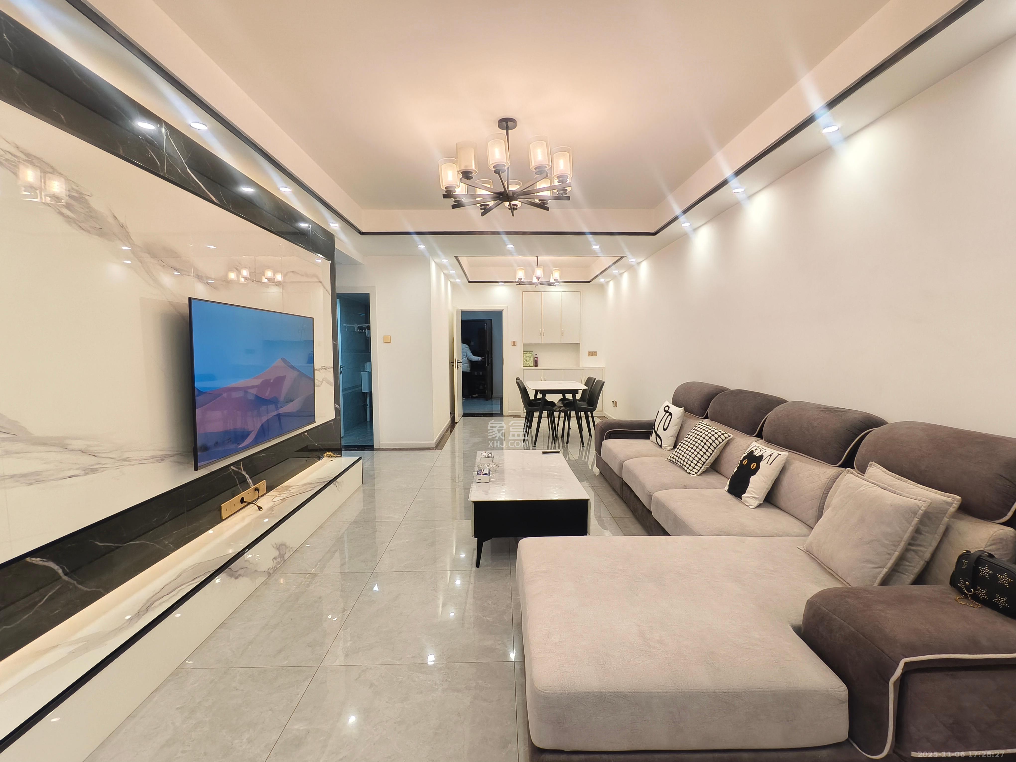 鑫天御景湾  3室2厅2卫    3000.0元/月