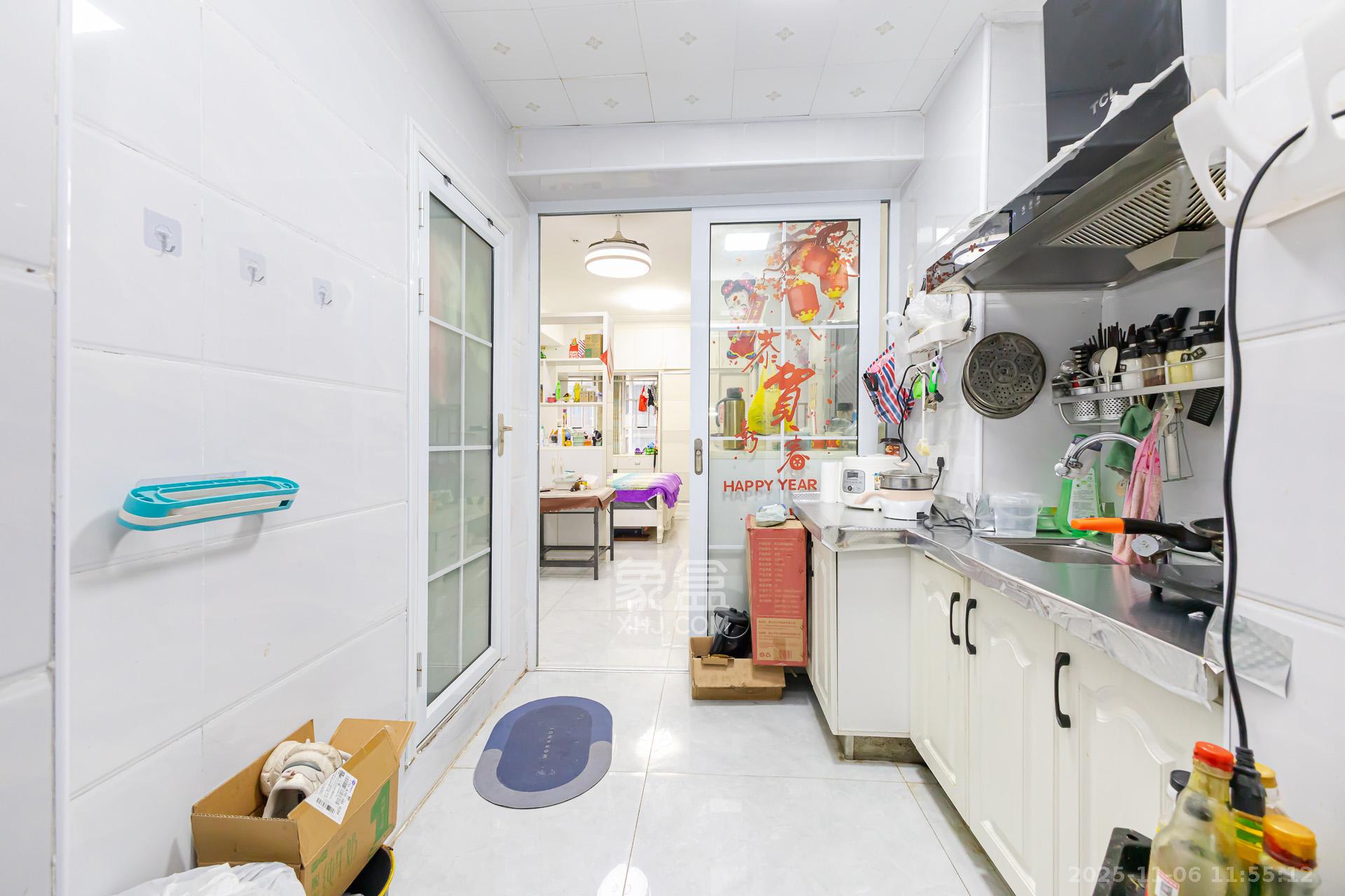 山与墅  1室1厅1卫    31.8万厨房