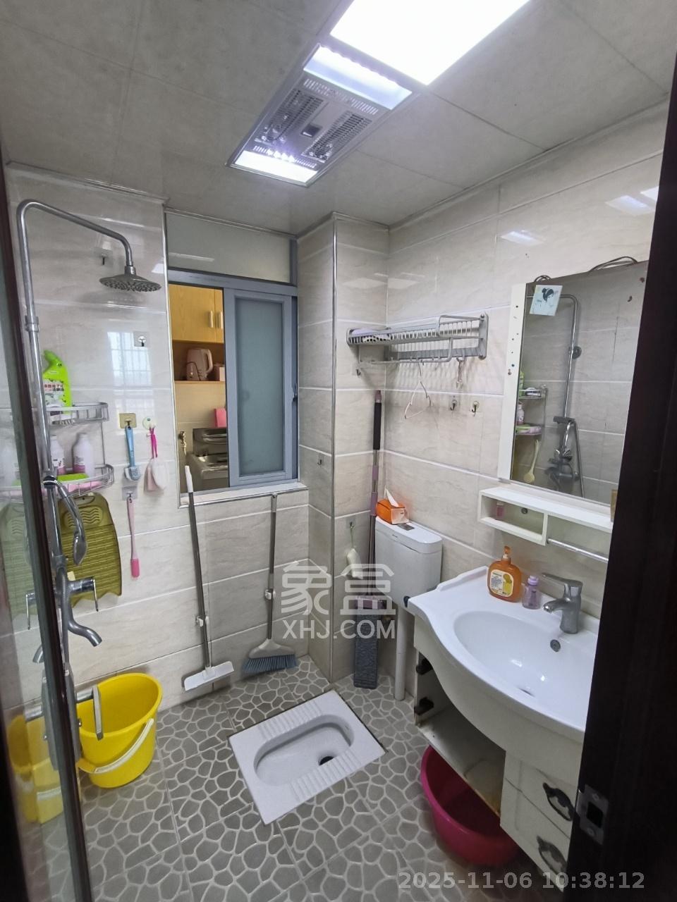 天天向上  2室2厅1卫    2000.0元/月室内图