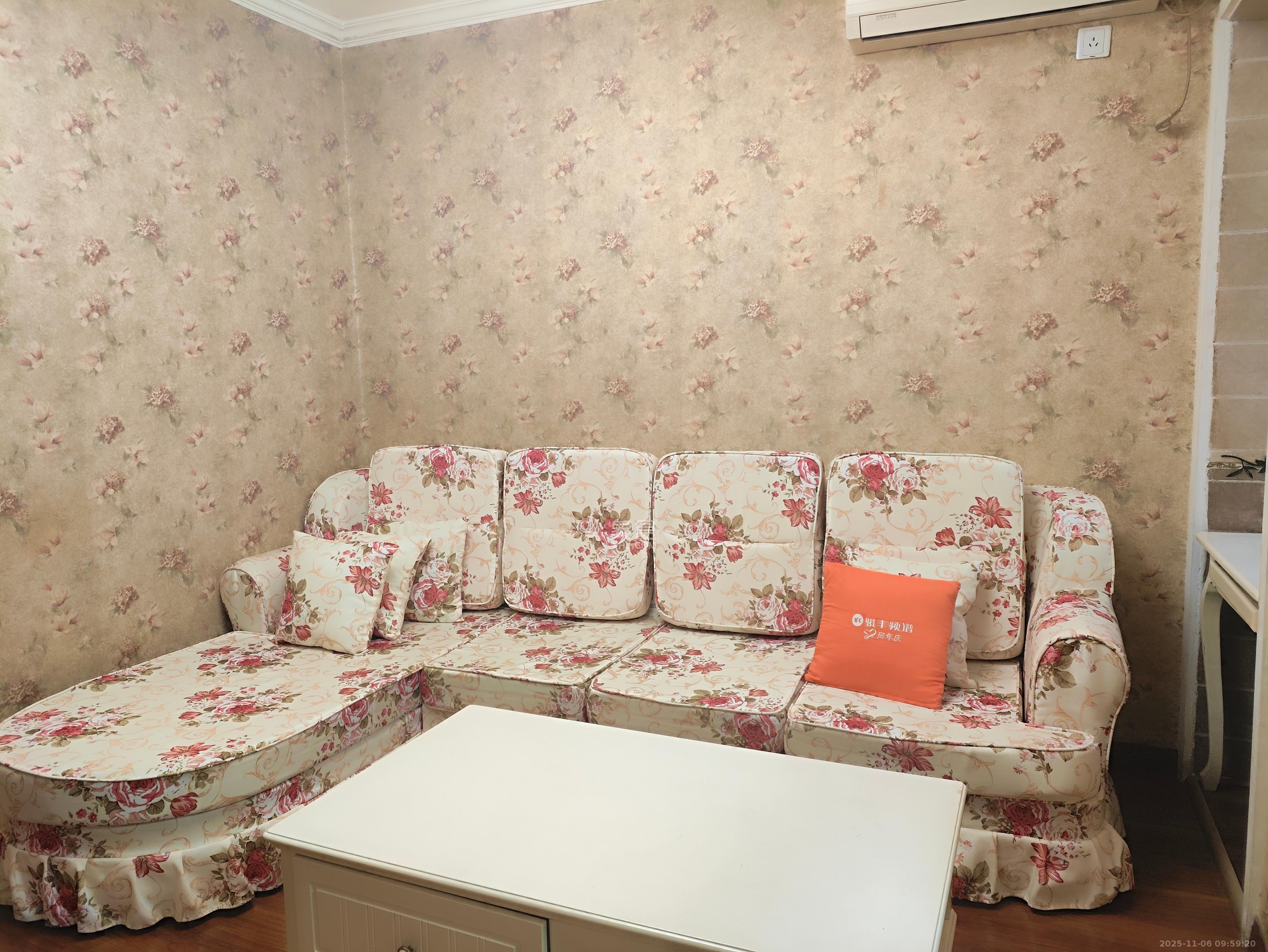 富康小区（富康花园）  1室1厅1卫    1500.0元/月室内图1