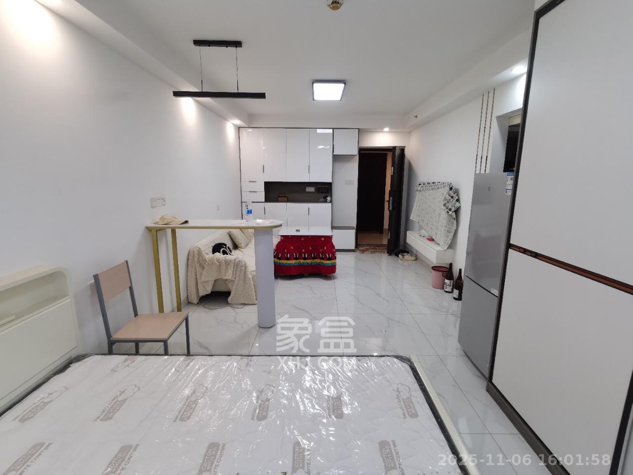 鑫远揽悦（鑫远和城三期）  1室1厅1卫    1700.0元/月室内图