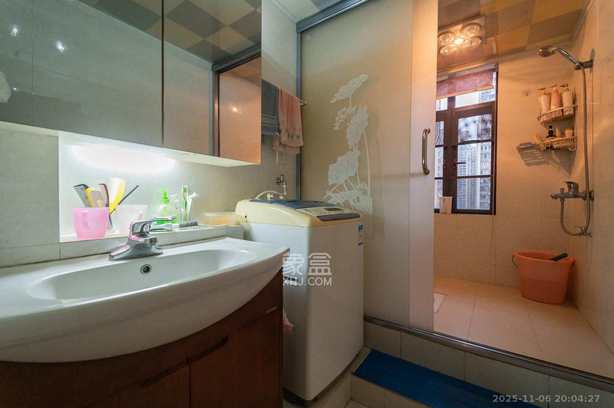 鹏基诺亚山林 3室1厅1卫 72.0万 鹏基诺亚山林 3室1厅1卫 72.0万卫生间